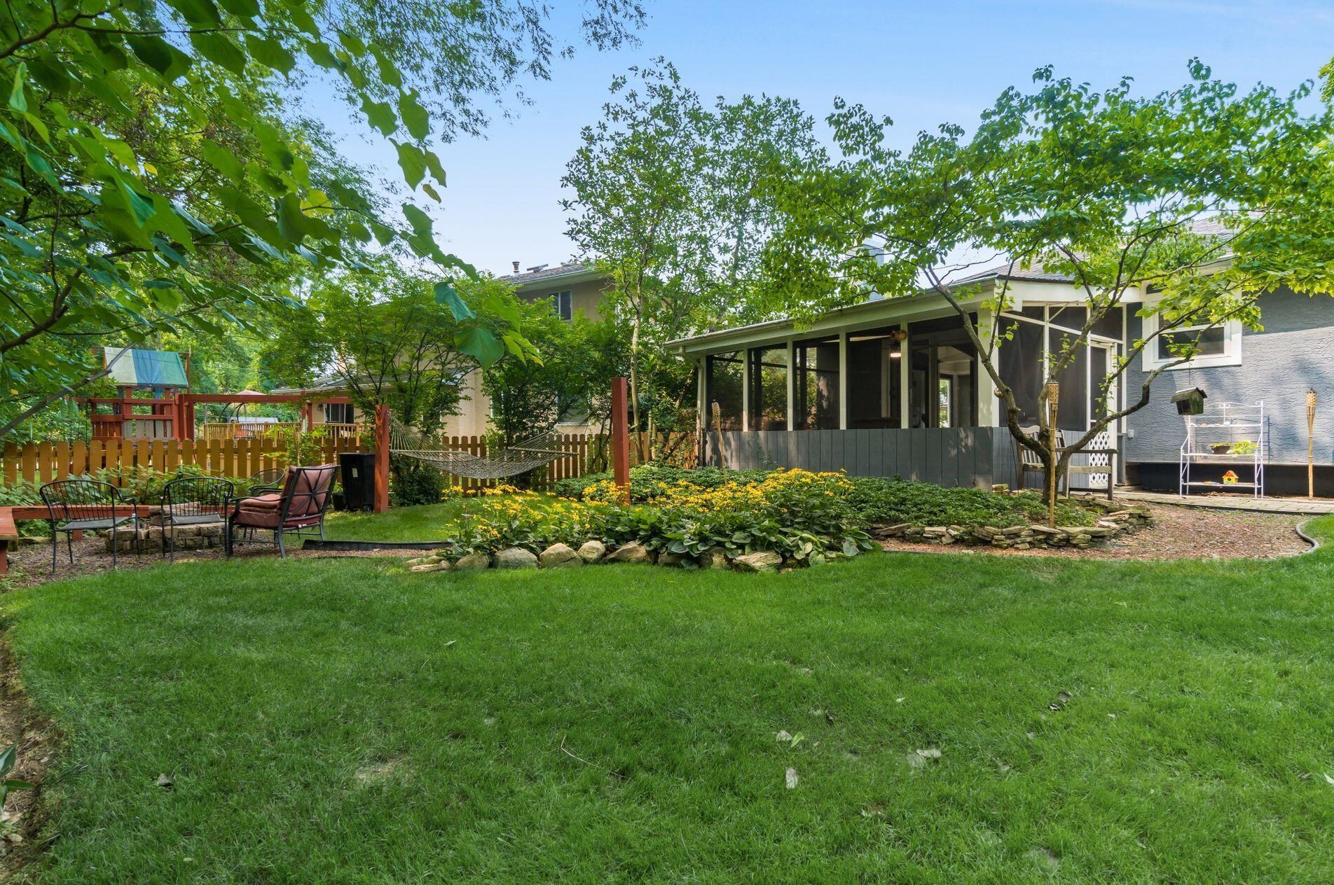 444 Anthony Ct, Columbus OH 43230-2626 exterior