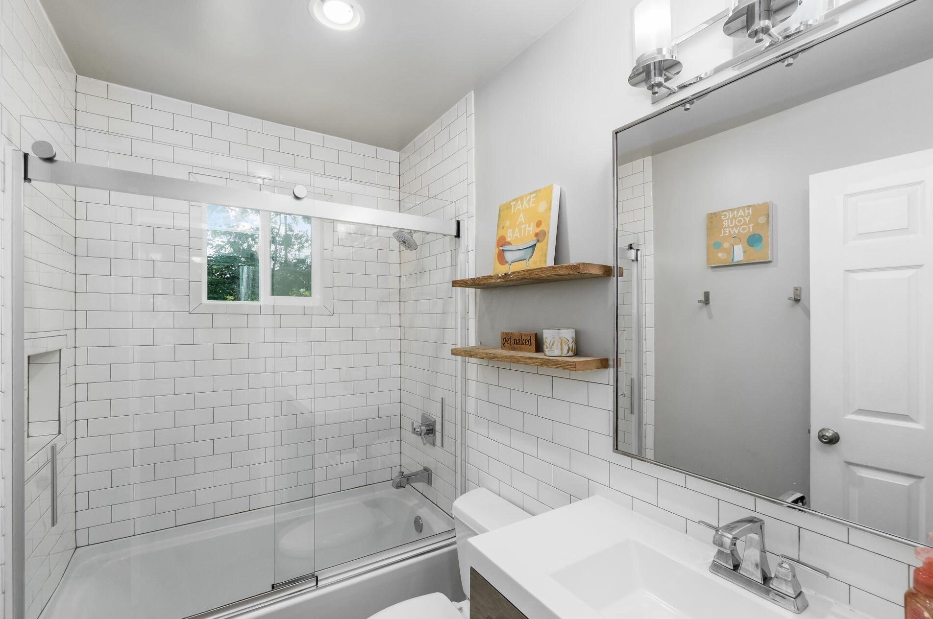 444 Anthony Ct, Columbus OH 43230-2626 exterior