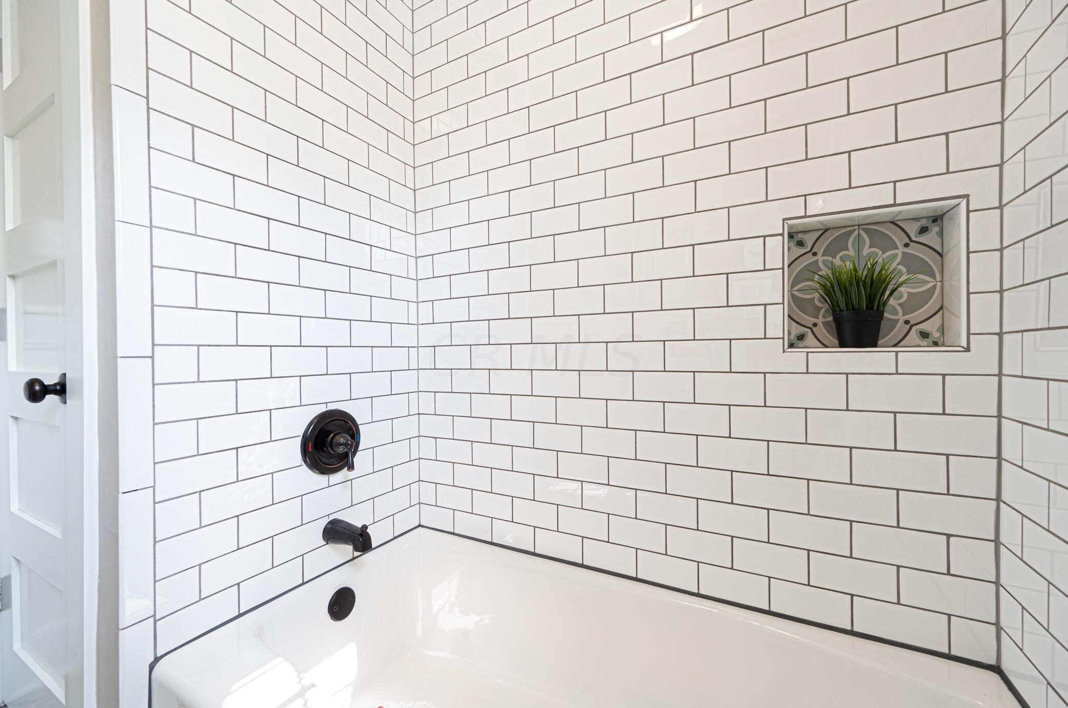 4648 High St, Columbus OH 43207-1154 exterior