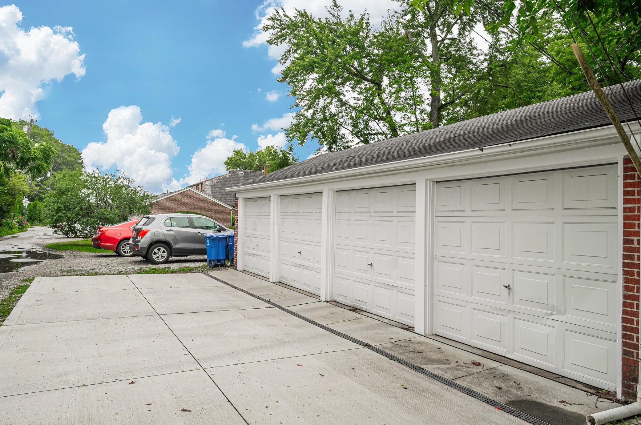 4648 High St, Columbus OH 43207-1154 exterior