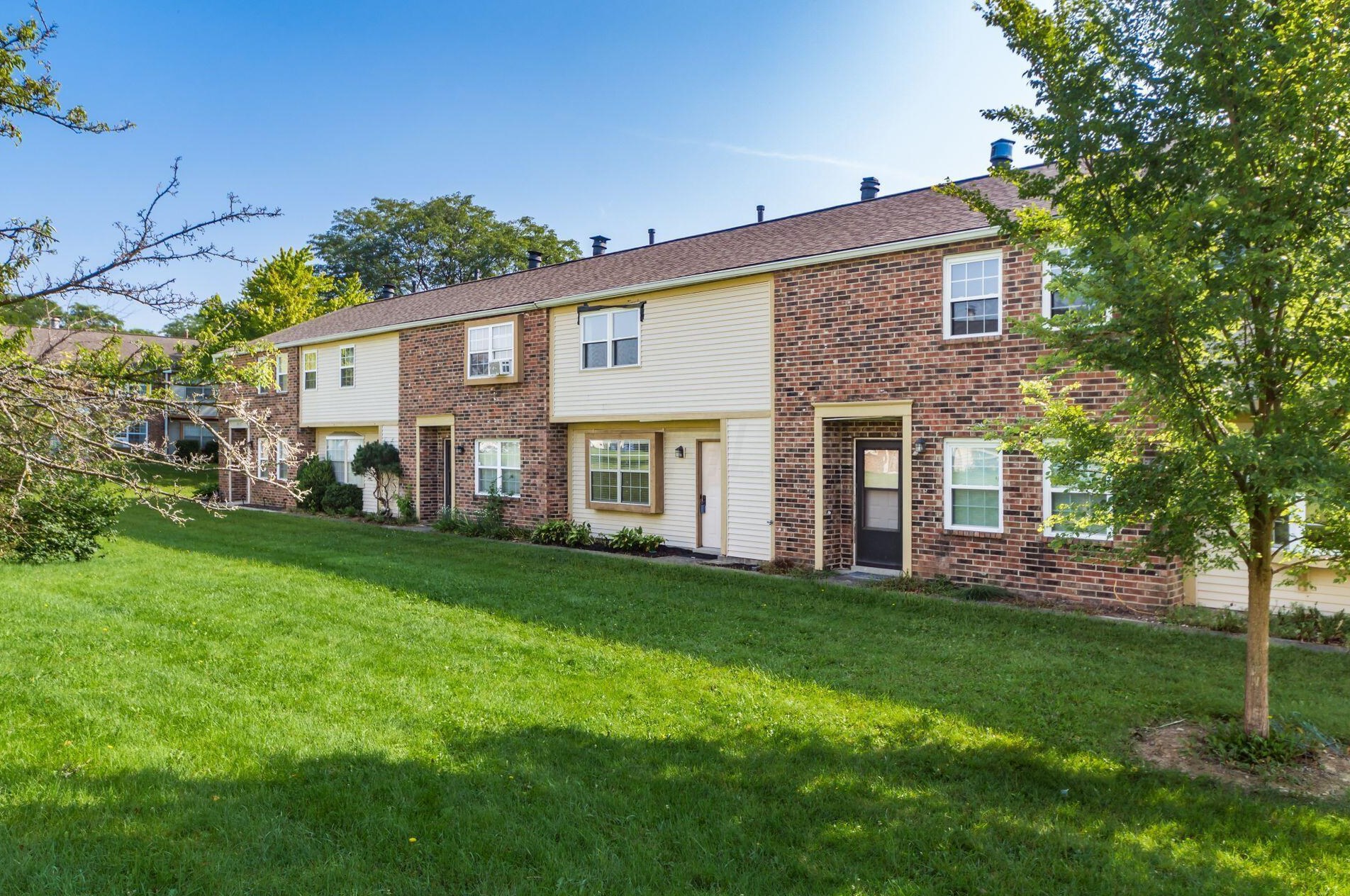 4919 Dublin Fls, Columbus, OH 43221-5277