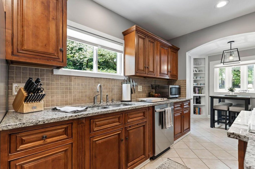 176 Torrence Rd, Columbus OH 43214-3842 exterior