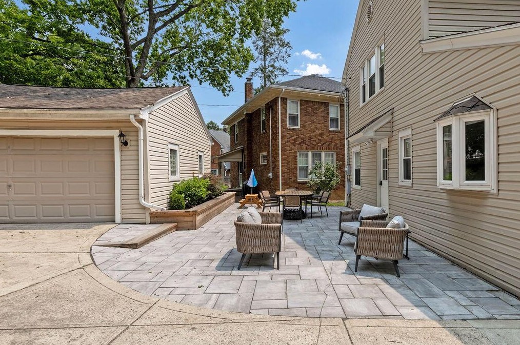 176 Torrence Rd, Columbus OH 43214-3842 exterior