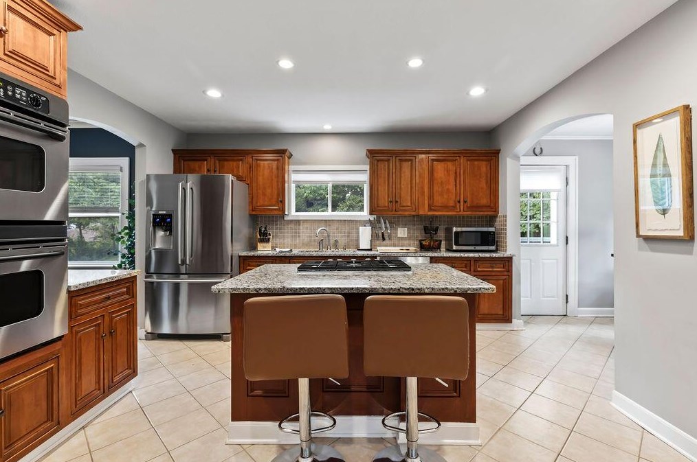 176 Torrence Rd, Columbus OH 43214-3842 exterior