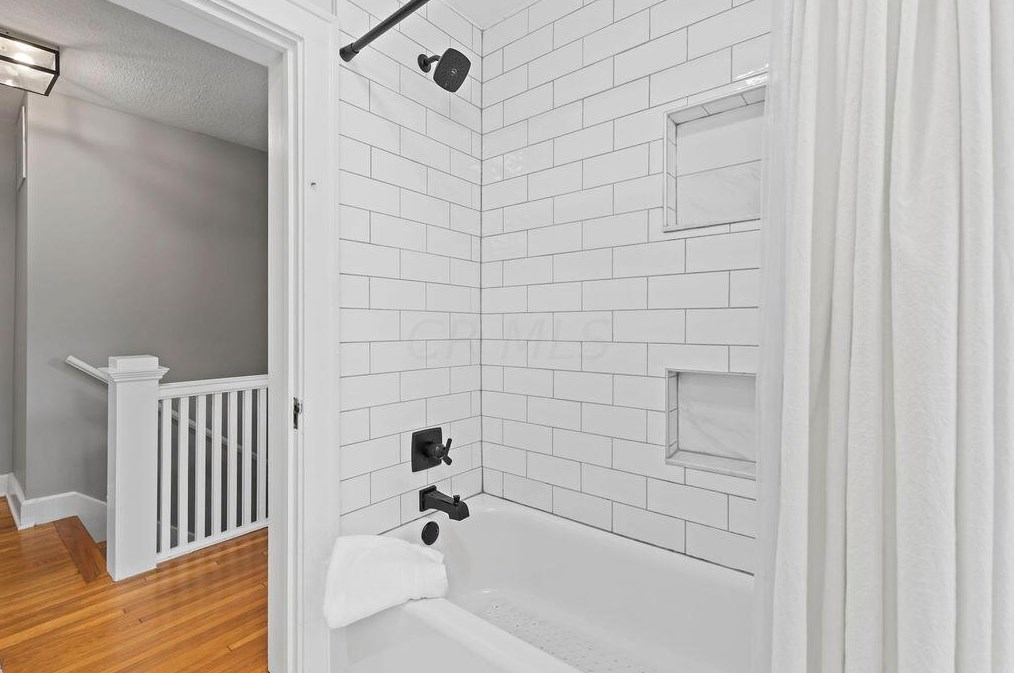 176 Torrence Rd, Columbus OH 43214-3842 exterior