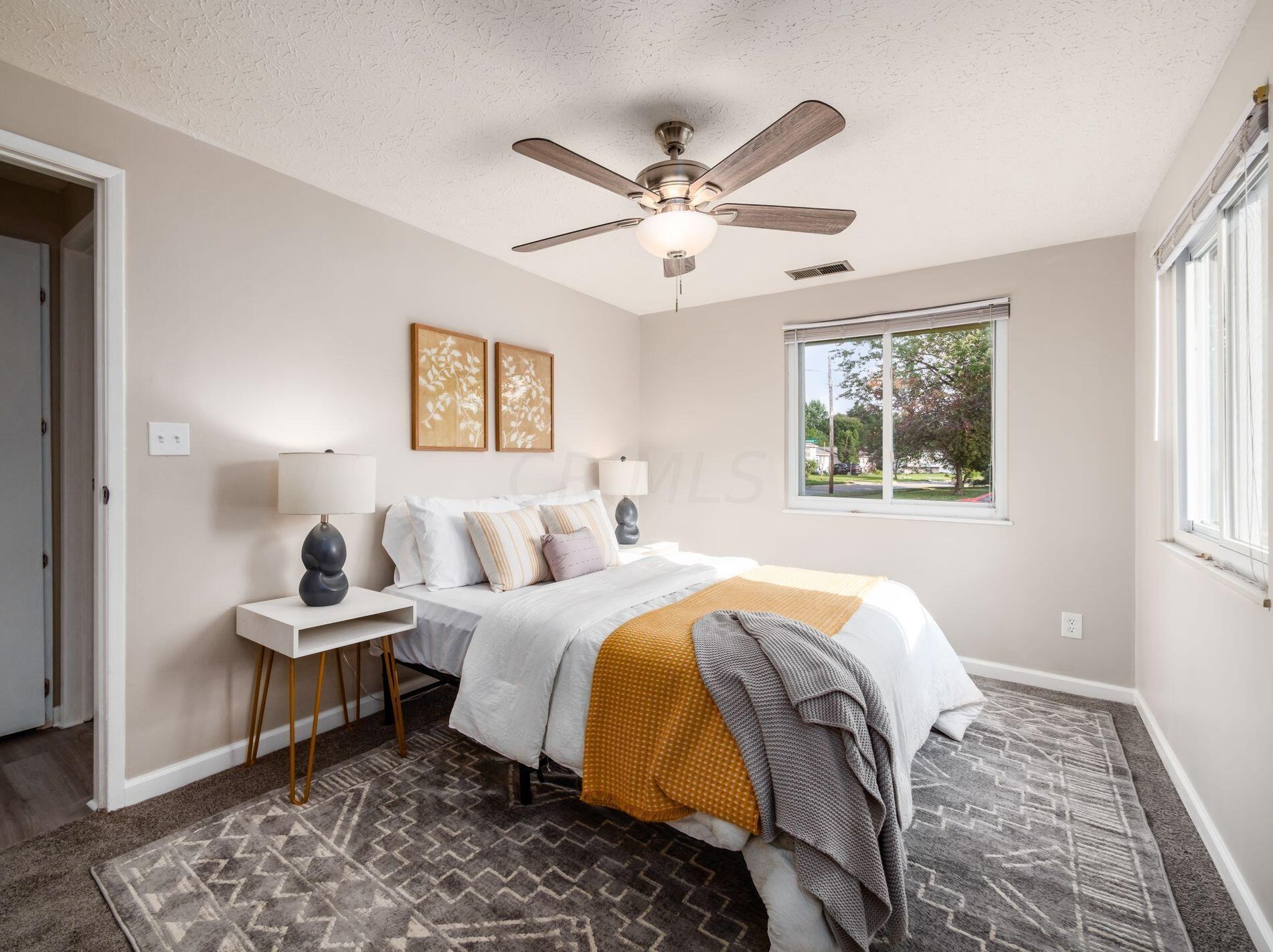 2192 Laurelwood Dr, Columbus OH 43229-2800 exterior