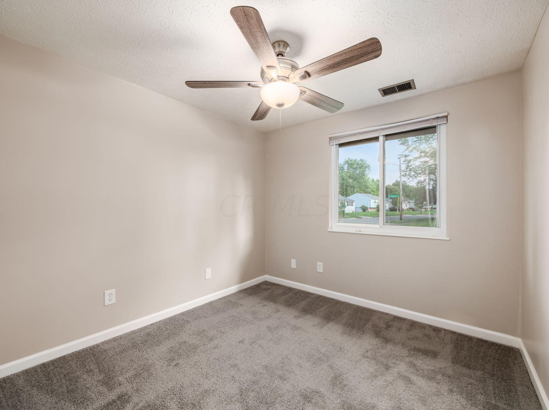 2192 Laurelwood Dr, Columbus OH 43229-2800 exterior