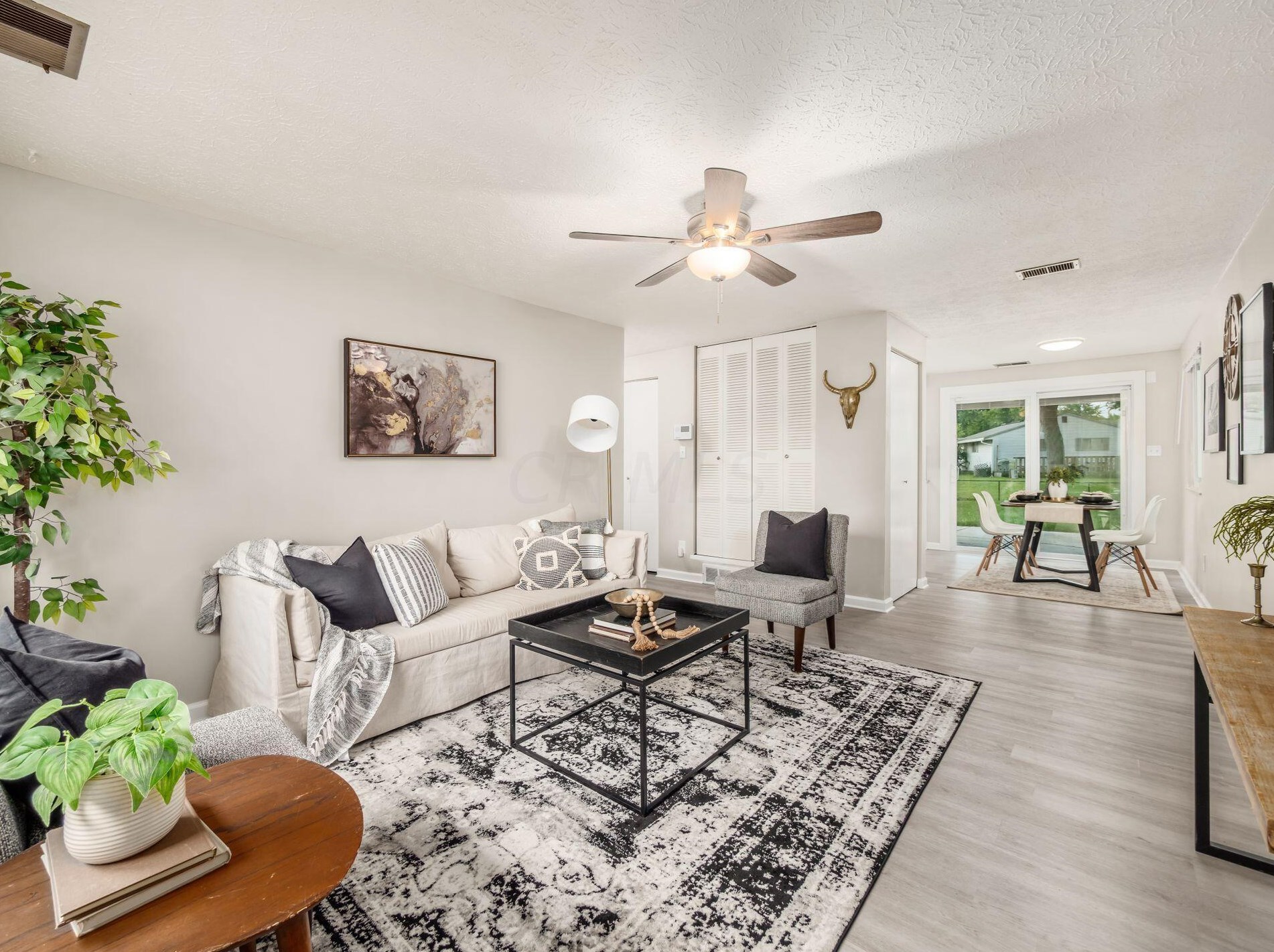 2192 Laurelwood Dr, Columbus OH 43229-2800 exterior