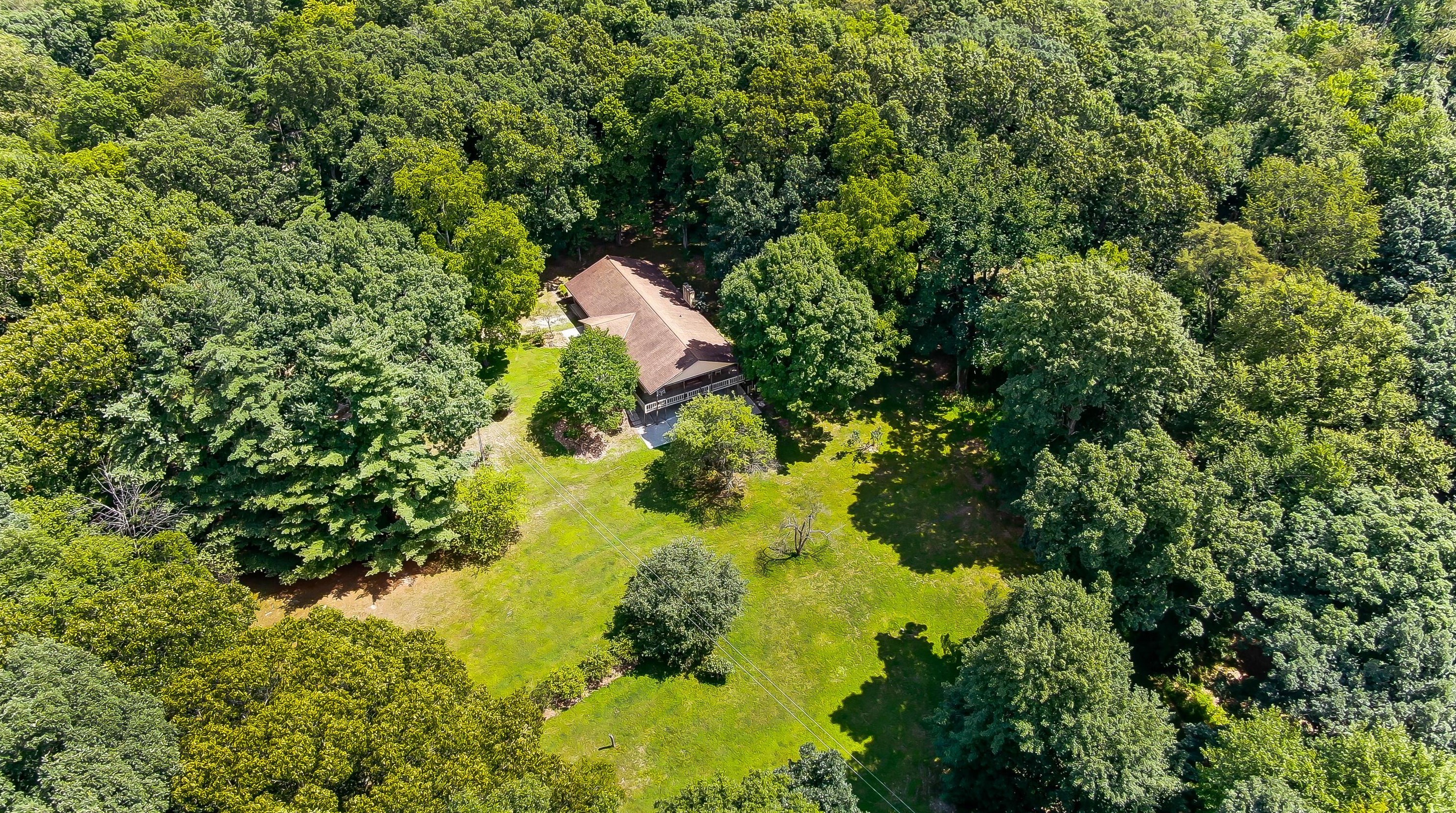 1779 Jones Rd, Granville, OH 43023-9542