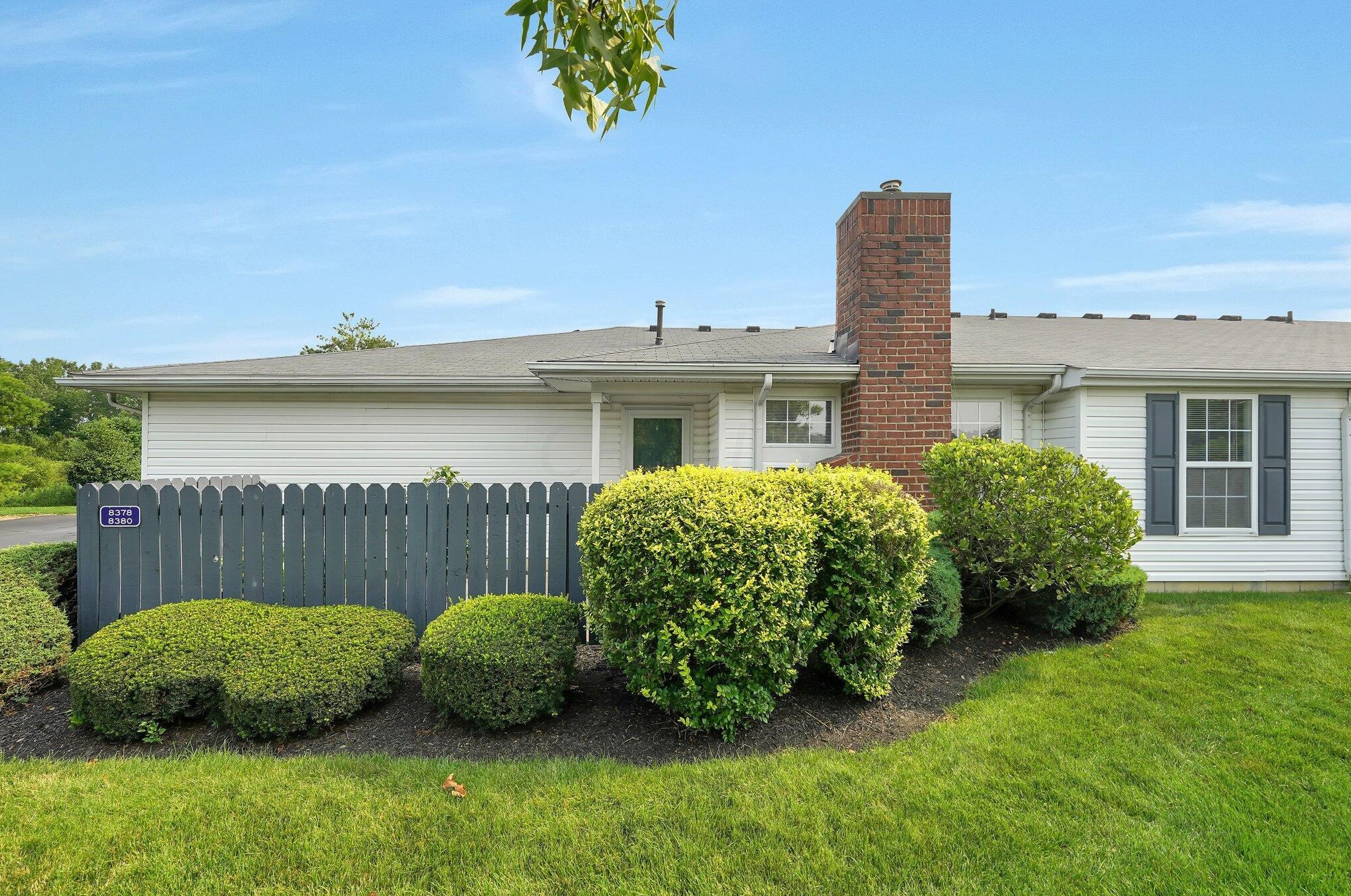 8378 Greyhawk Cir, Columbus, OH 43240-2081
