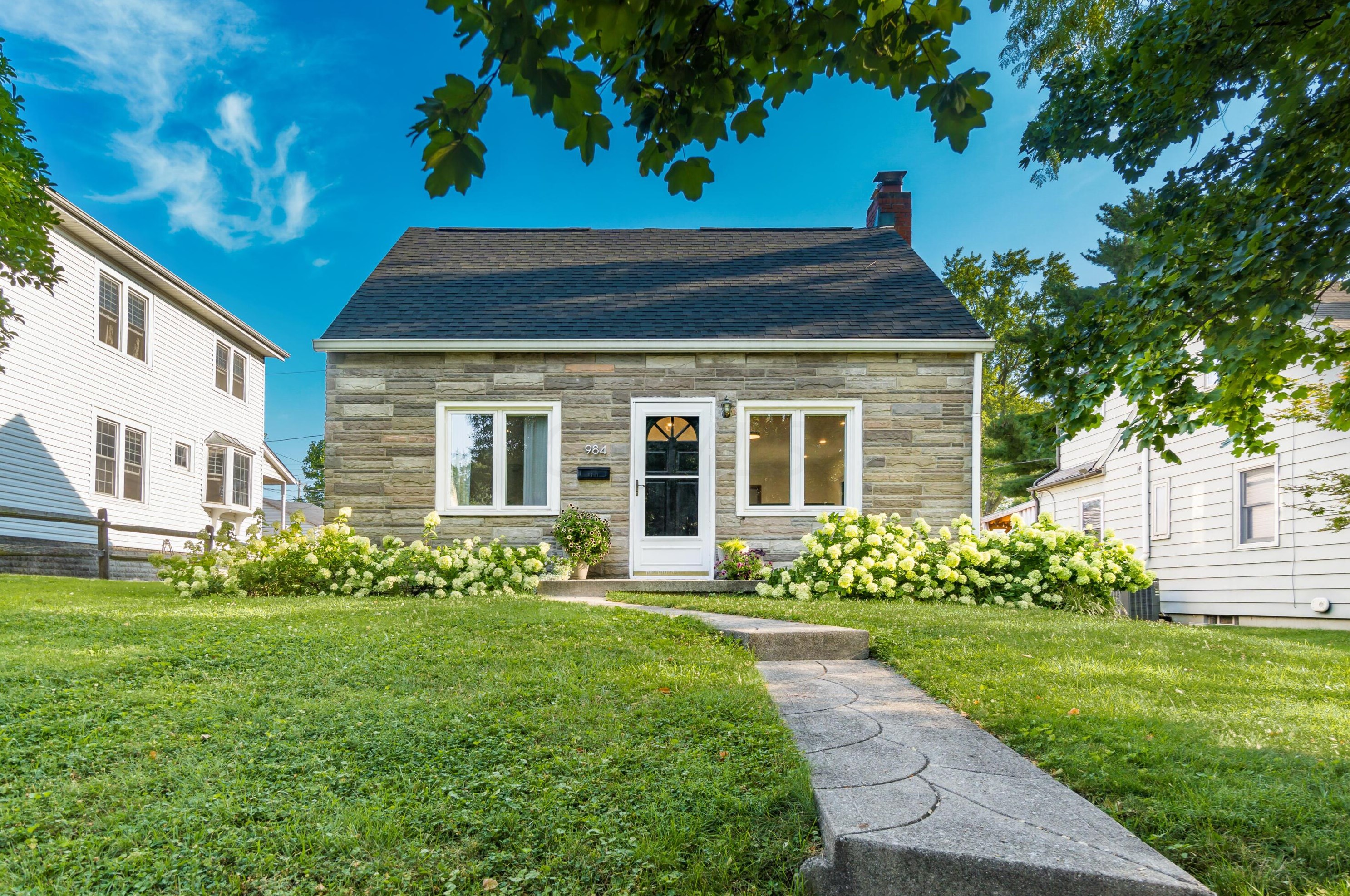 984 2nd Ave, Columbus, OH 43212-3608
