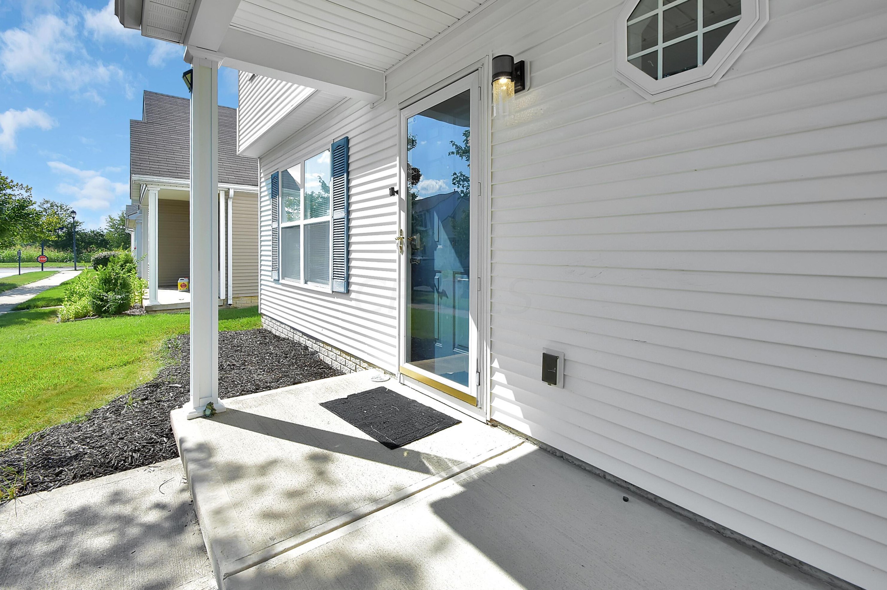 6298 Pompano St, Cnl Wnchstr OH 43110-9525 exterior