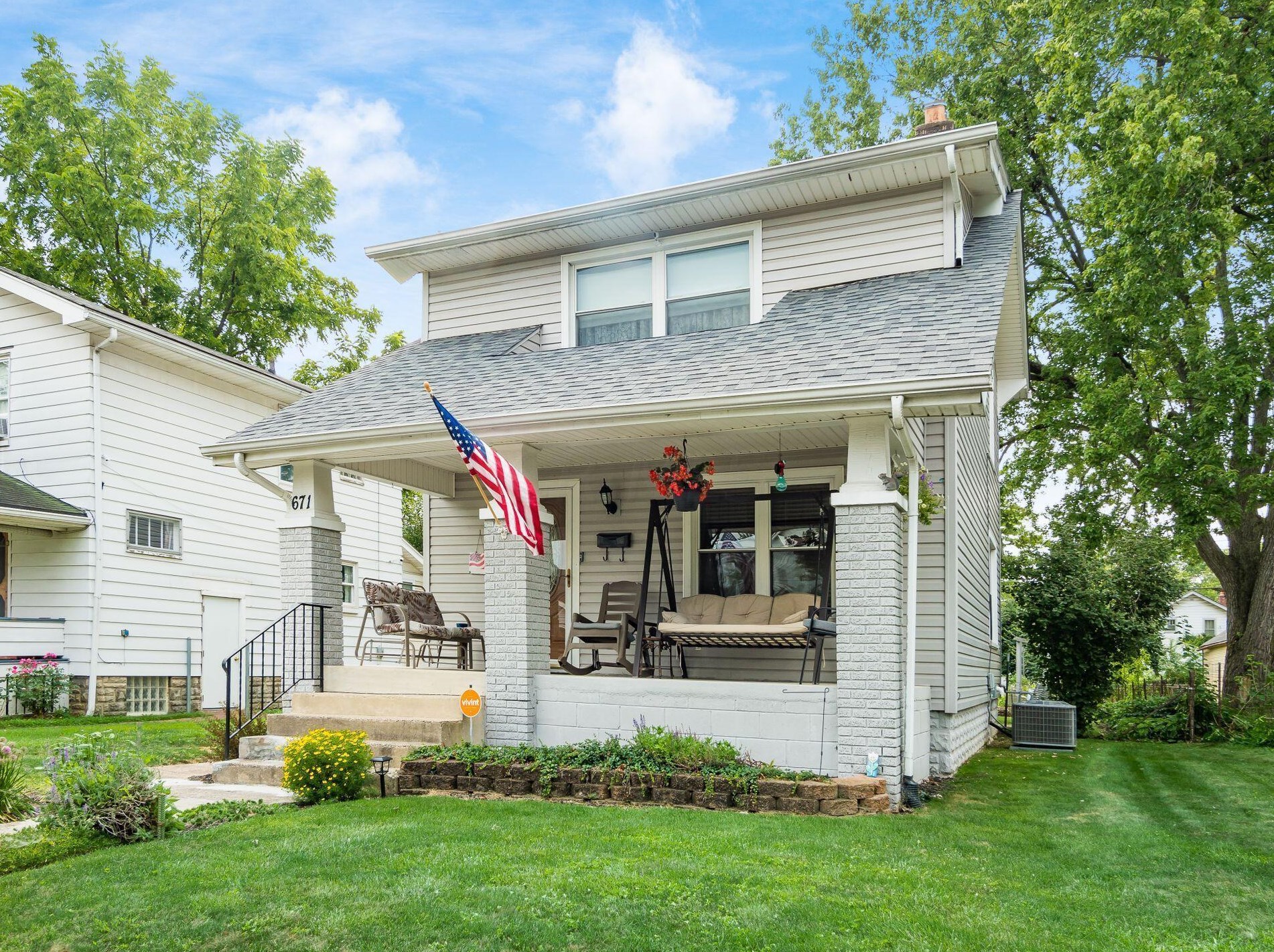 671 Terrace Ave, Columbus, OH 43204-2925