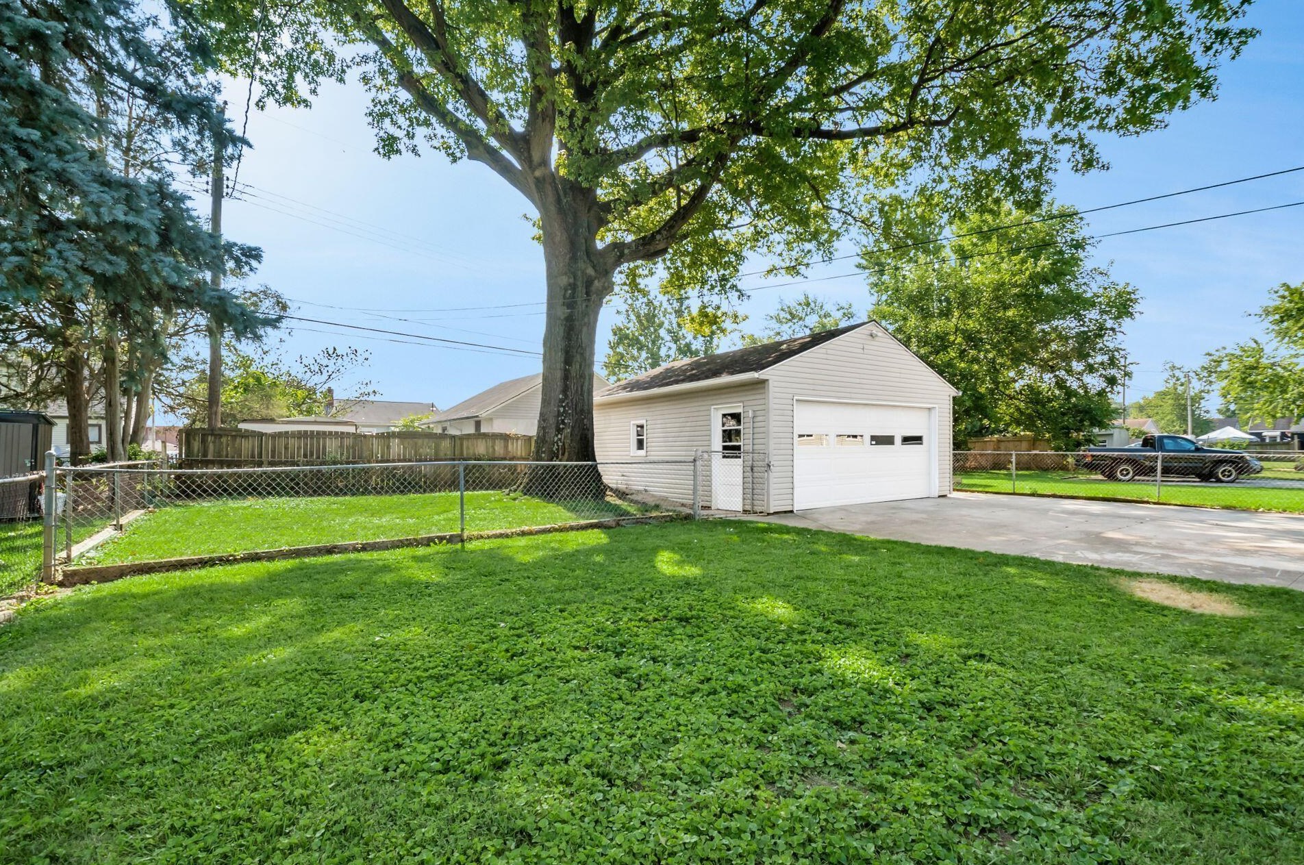 1494 Ave Dr, Columbus OH 43227-3262 exterior