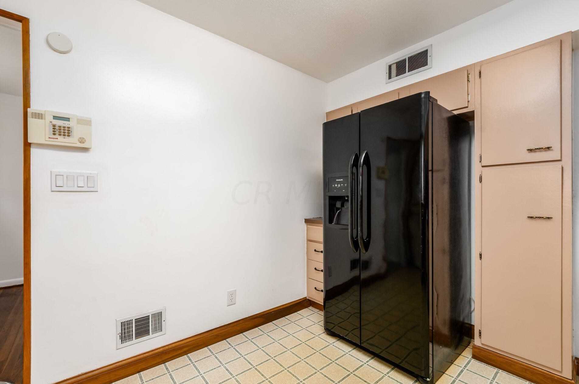 1494 Ave Dr, Columbus OH 43227-3262 exterior