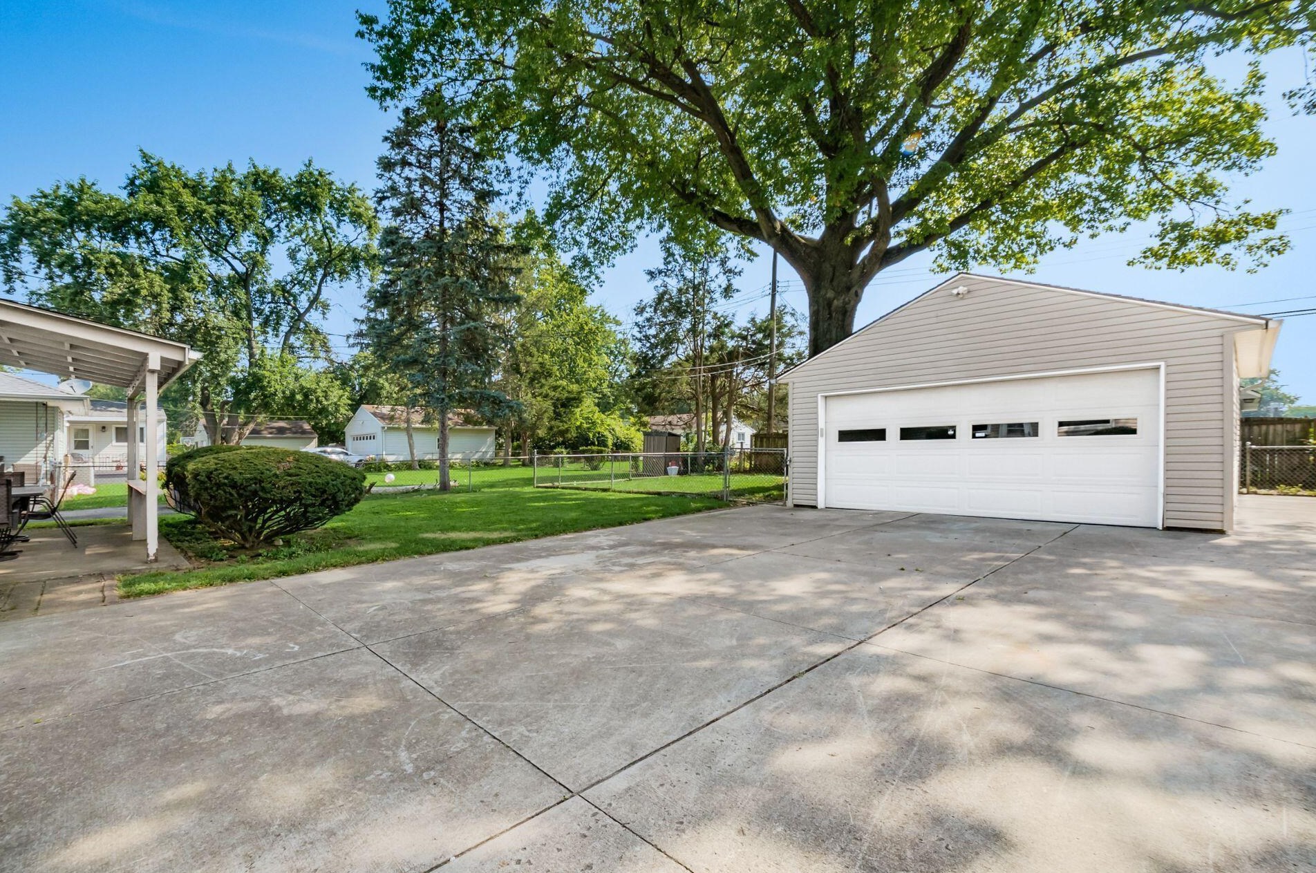 1494 Ave Dr, Columbus OH 43227-3262 exterior