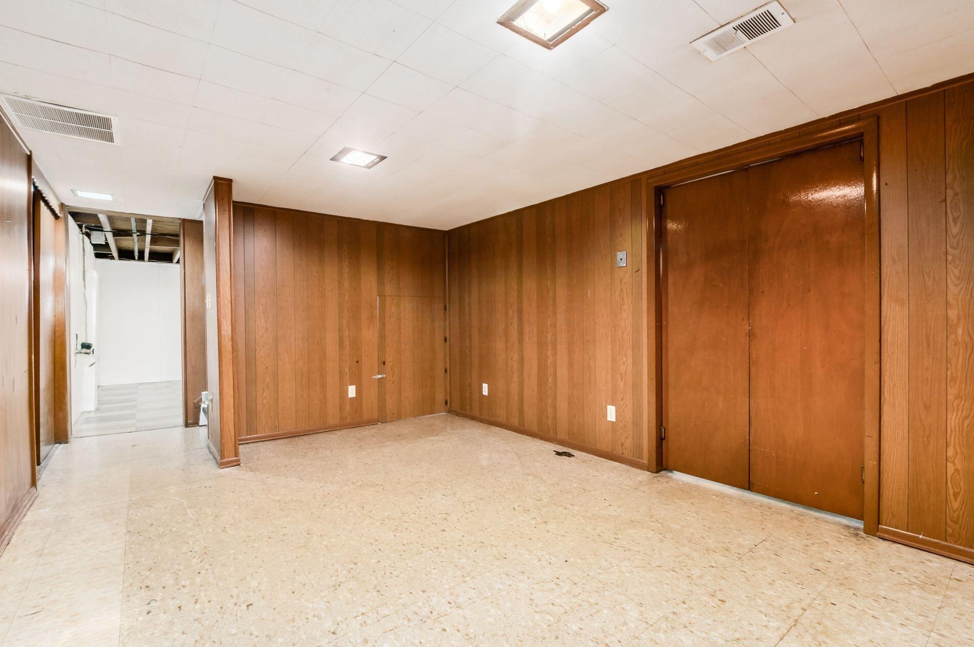 1494 Ave Dr, Columbus OH 43227-3262 exterior