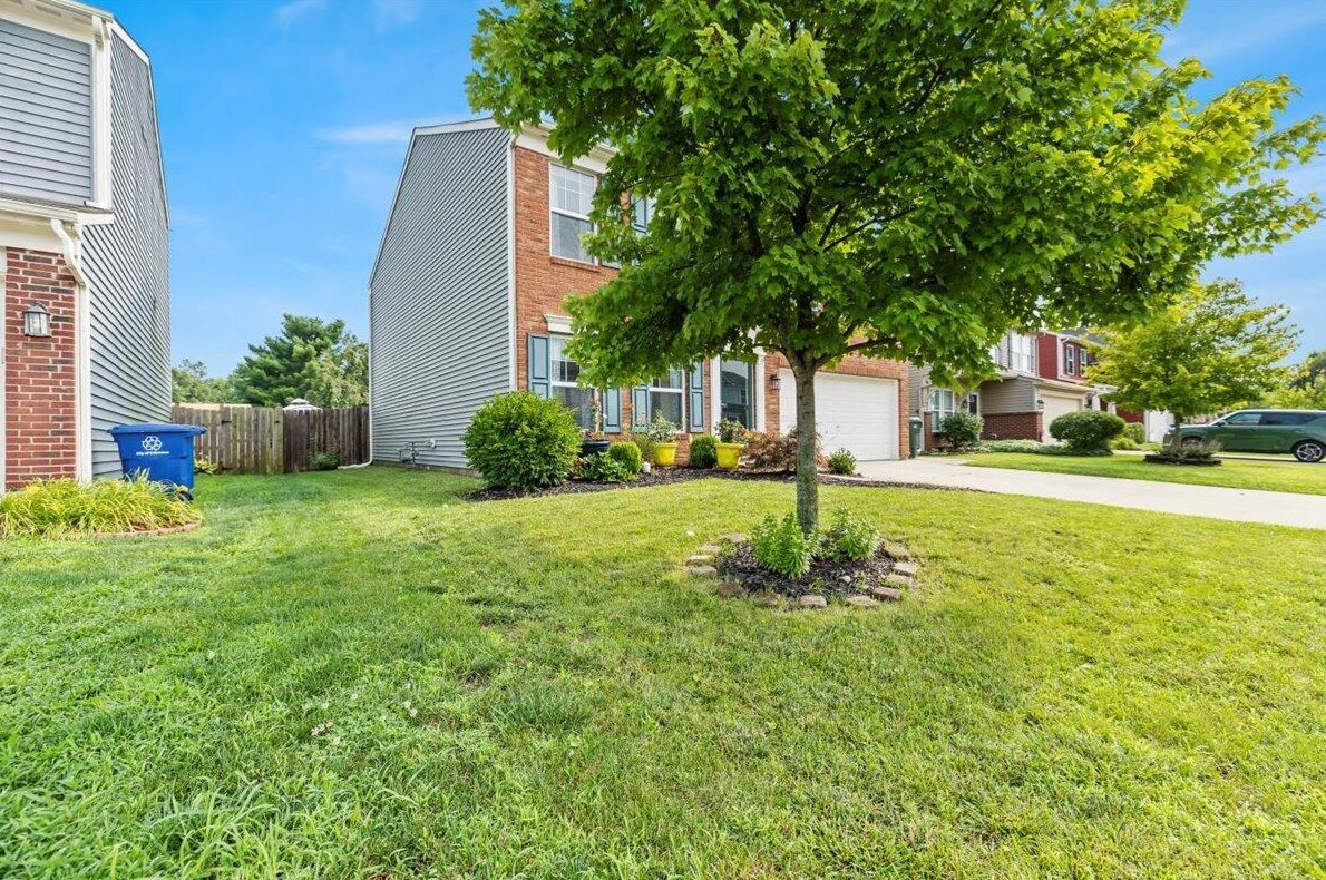 692 Tinkers Creek Ln, Columbus, OH 43207-4890