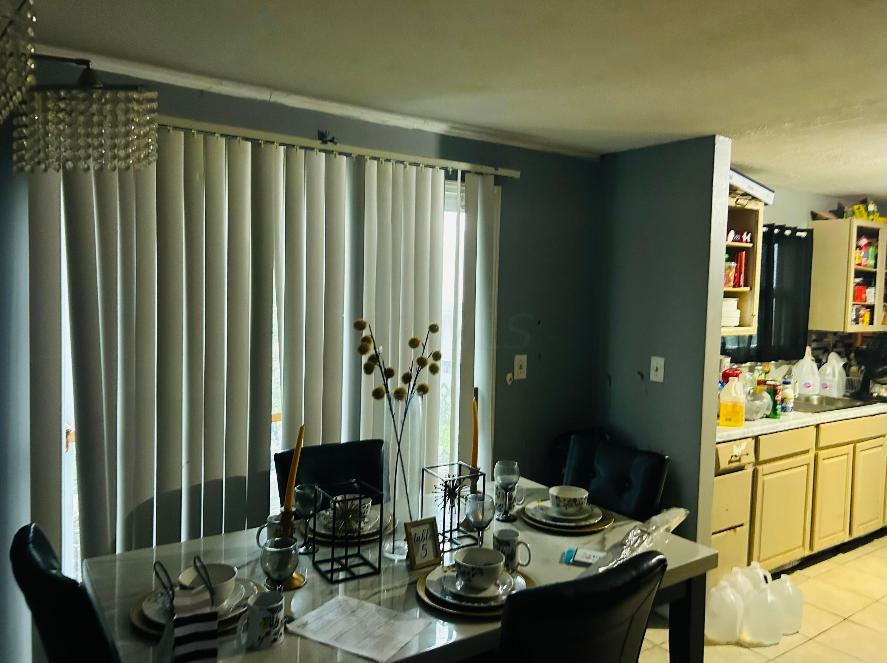 5044 Albany Dr, Columbus, OH 43232-6230