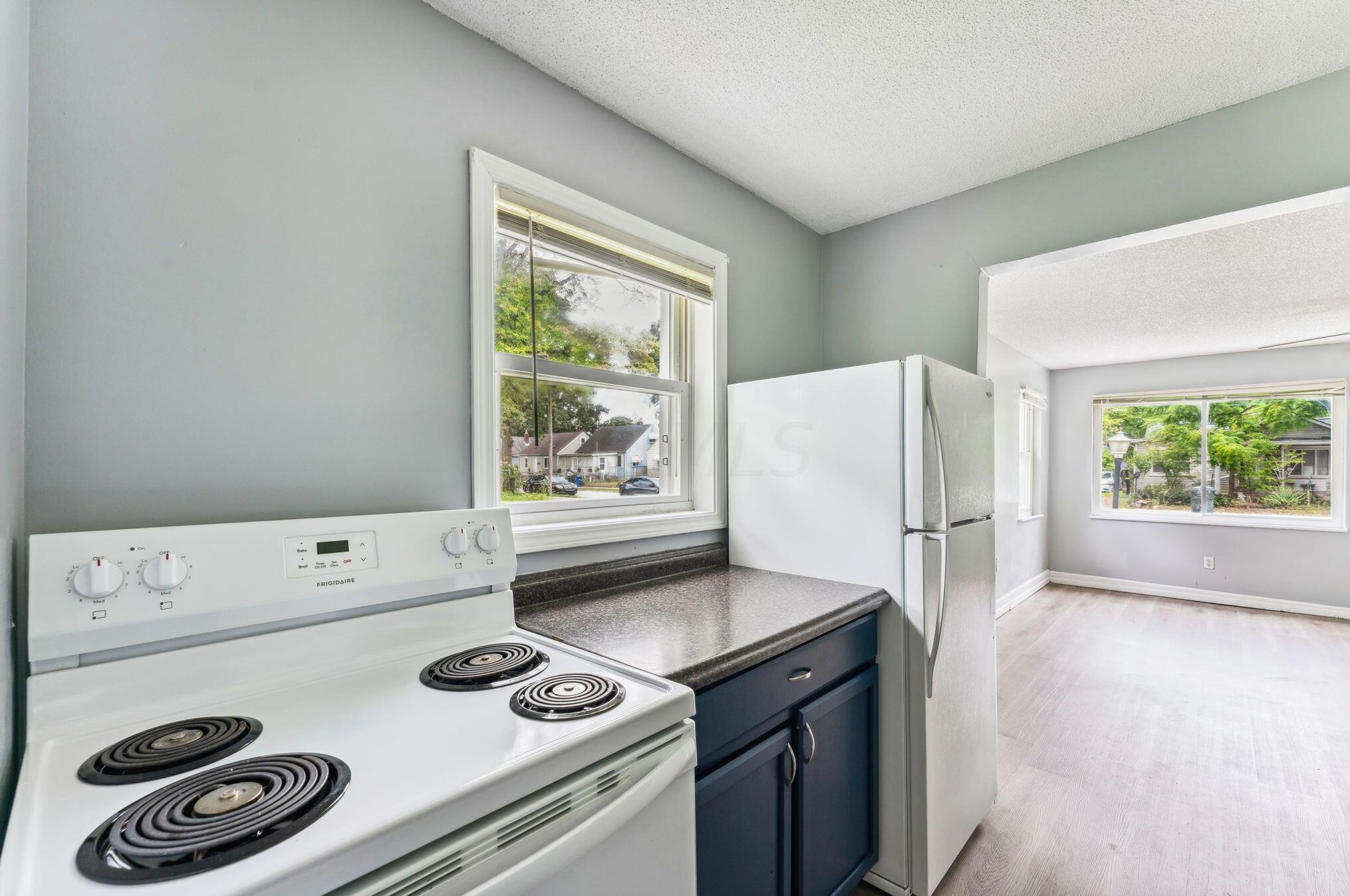 2256 Mcguffey Rd, Columbus OH 43211-2022 exterior