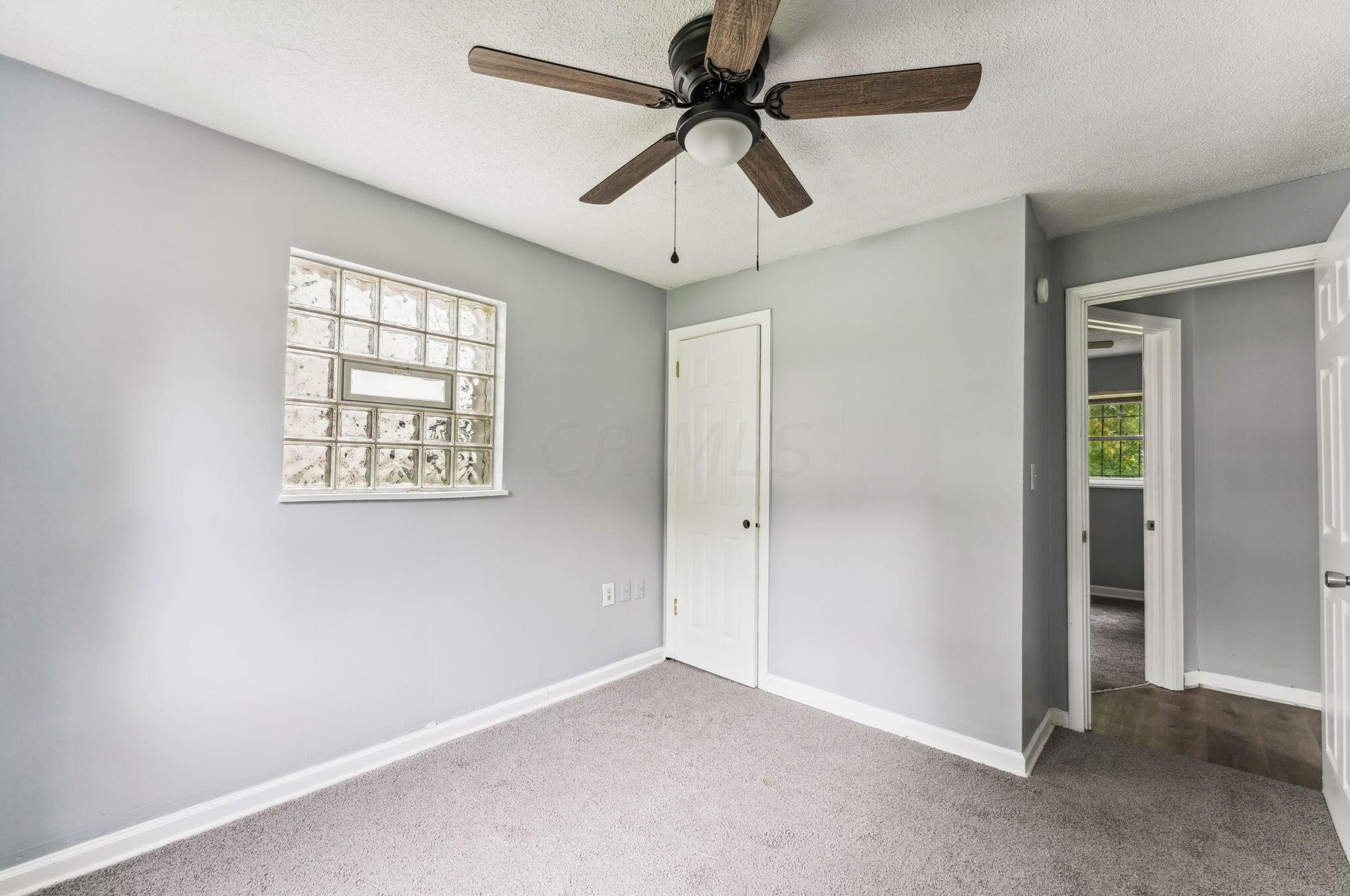 2256 Mcguffey Rd, Columbus OH 43211-2022 exterior