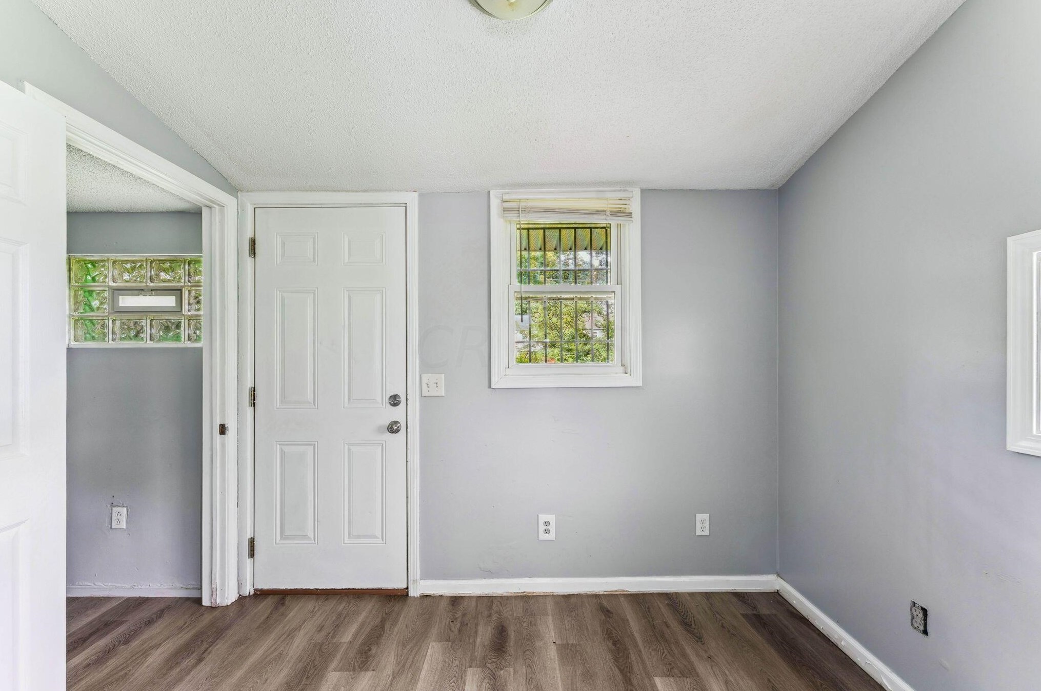 2256 Mcguffey Rd, Columbus OH 43211-2022 exterior