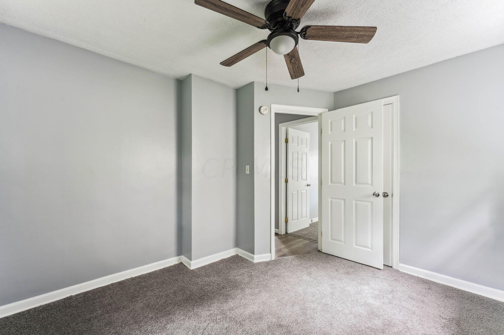 2256 Mcguffey Rd, Columbus OH 43211-2022 exterior