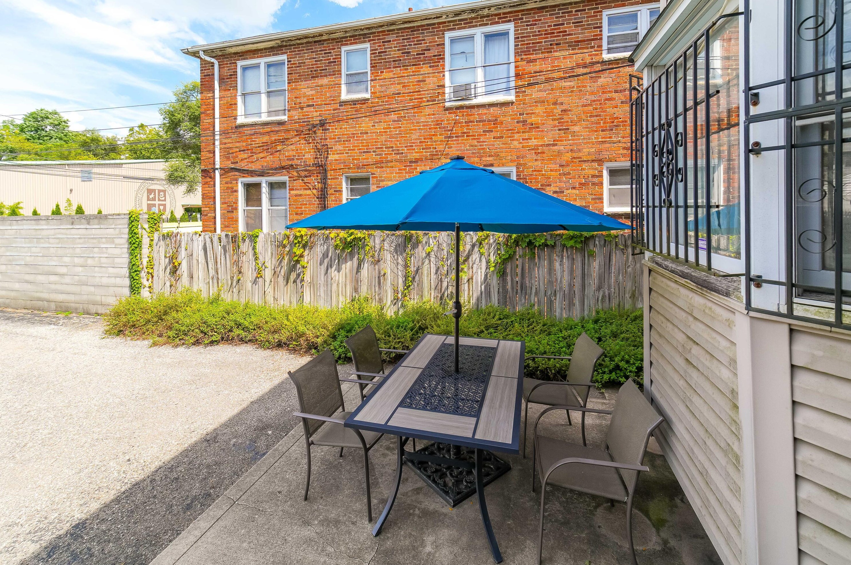 1792 Long St, Columbus OH  43203-2060 exterior