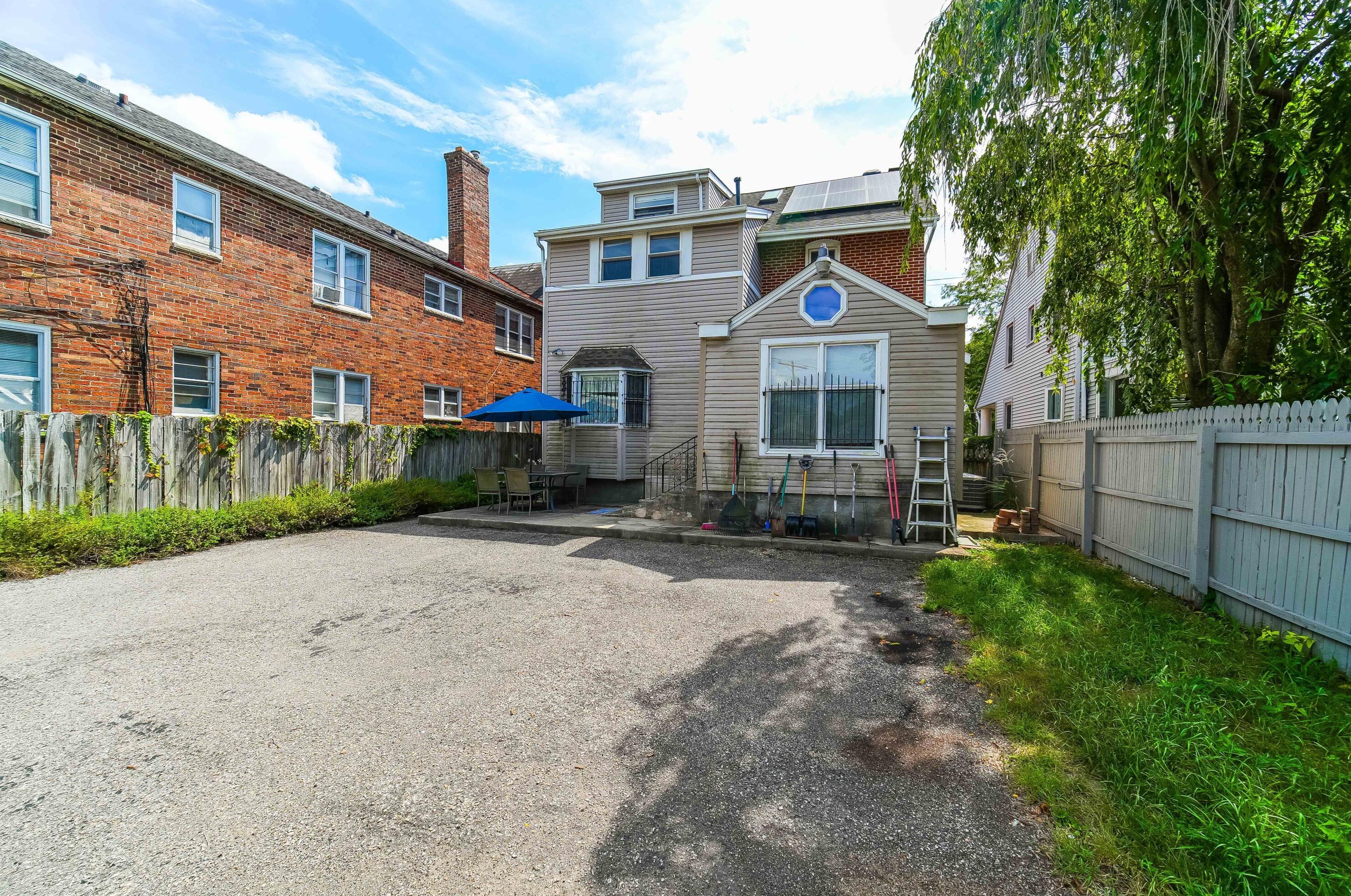 1792 Long St, Columbus OH  43203-2060 exterior