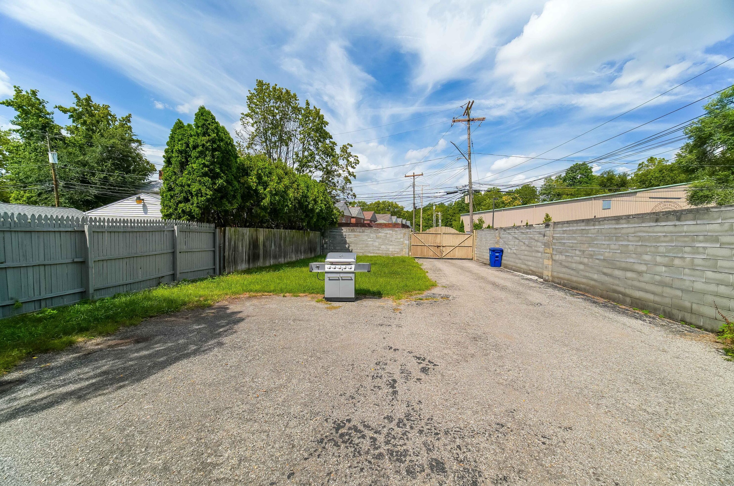 1792 Long St, Columbus OH  43203-2060 exterior