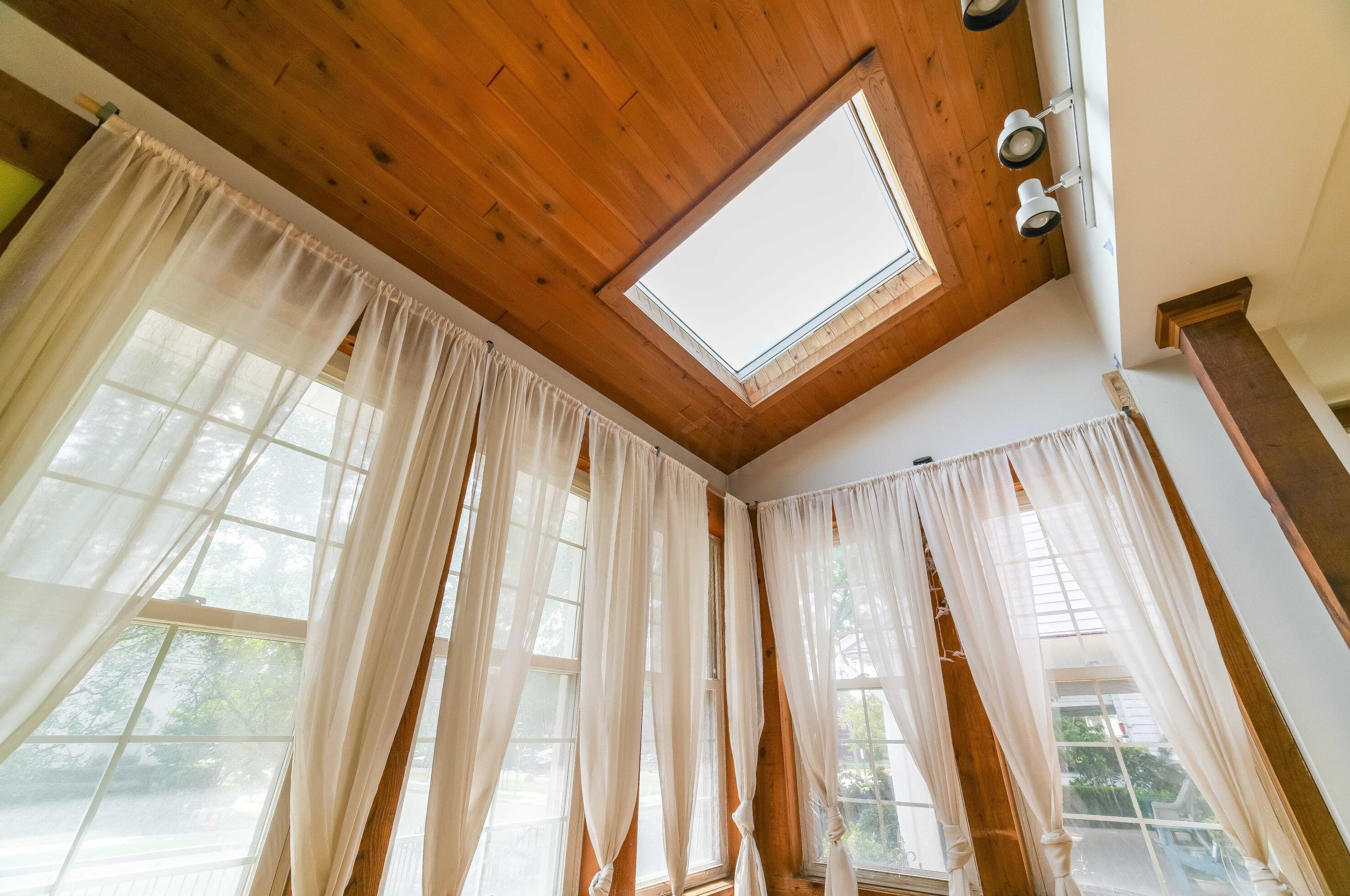 1792 Long St, Columbus OH  43203-2060 exterior