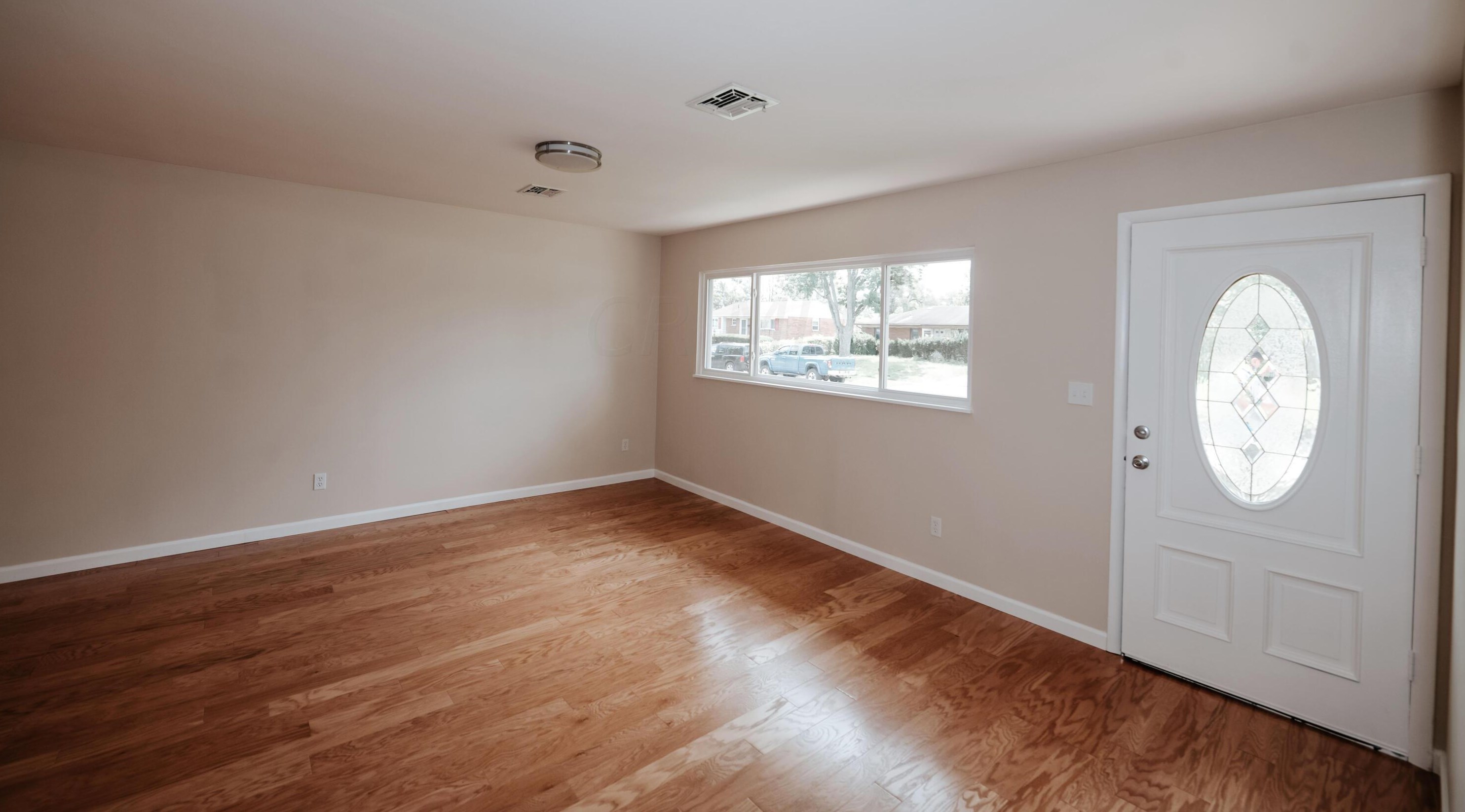 3992 Colby Ave, Columbus, OH 43227-2050