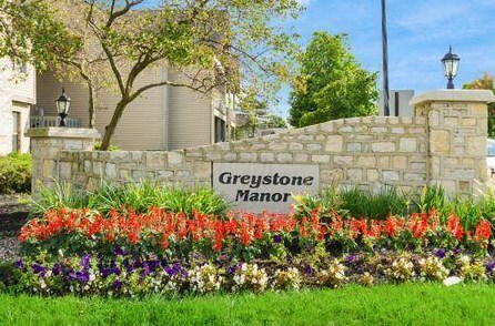 2750 Greystone Dr, Columbus, OH 43220-6225