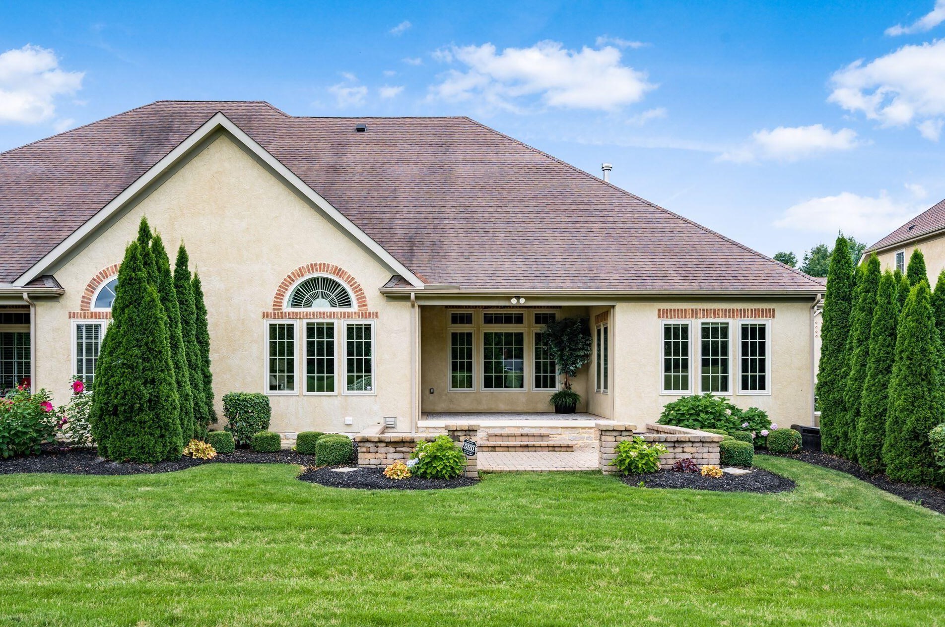 5276 Slater Rdg, Westerville, OH 43082-7285