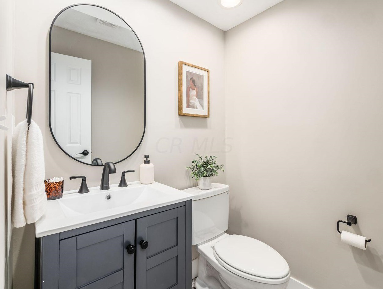 7603 Satterfield Rd, Columbus OH 43235-4552 exterior