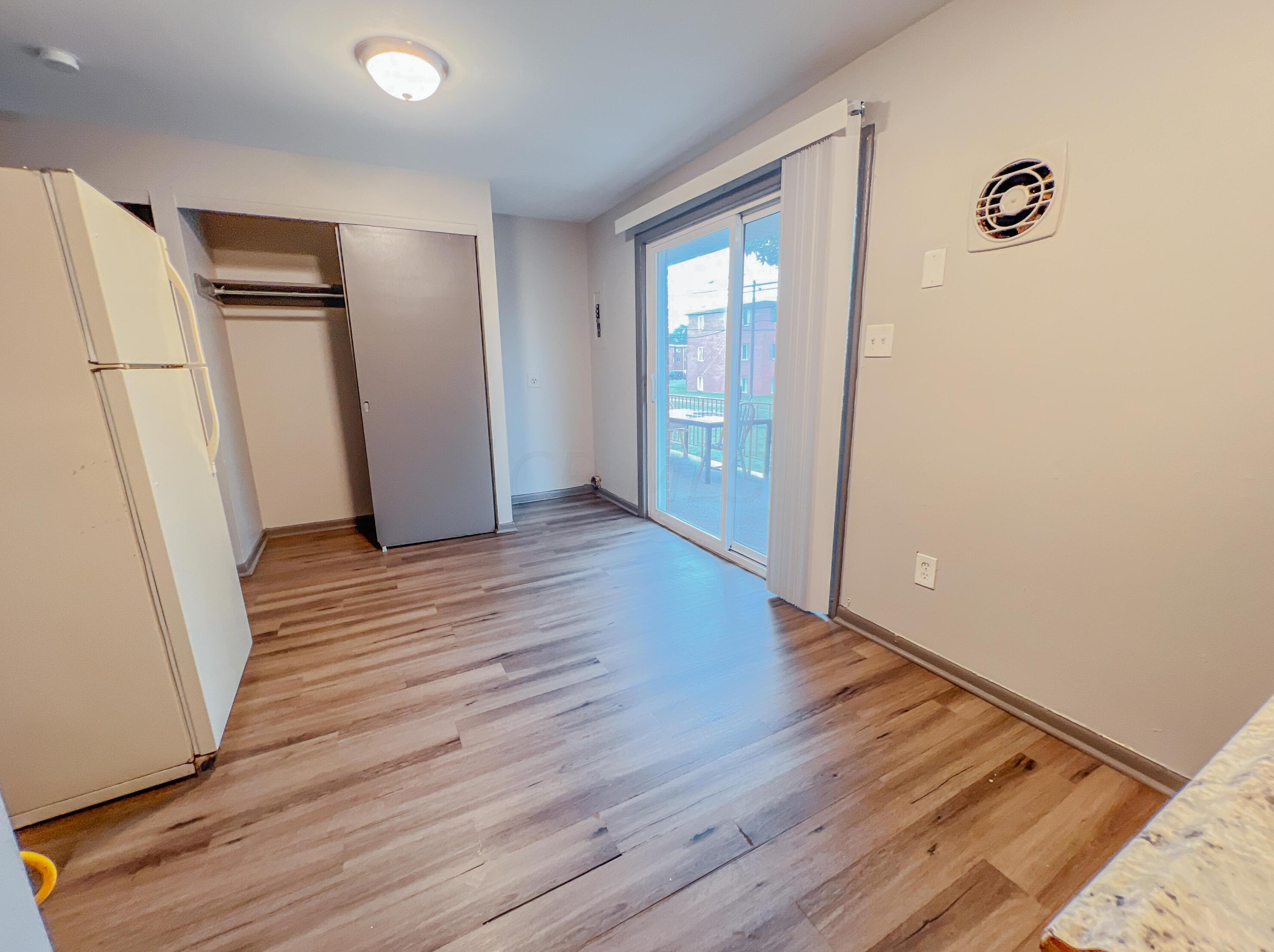 3641 Eakin Rd, Columbus OH 43204-1009 exterior