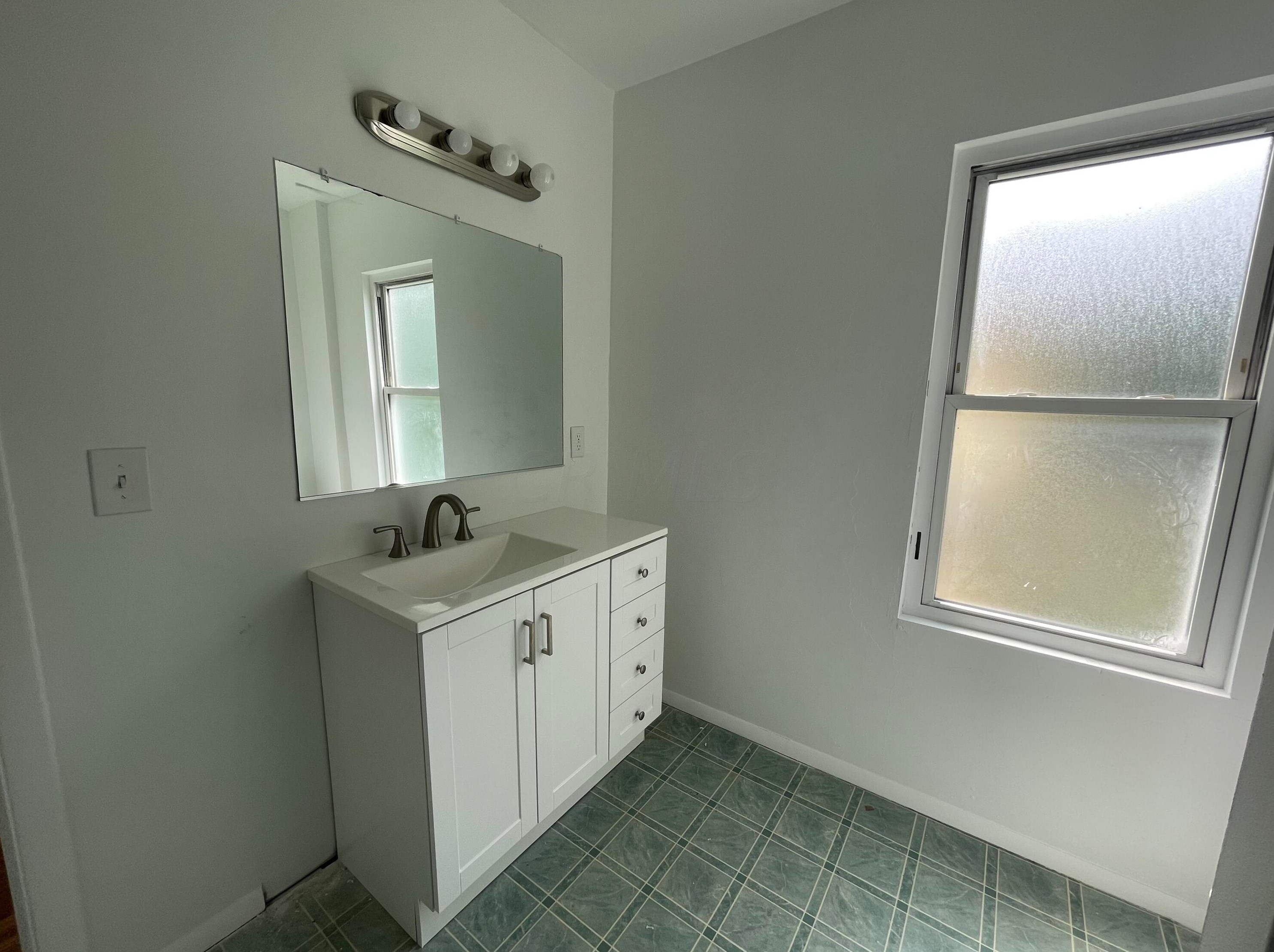 1484 23 Ave, Columbus OH 43211-2532 exterior