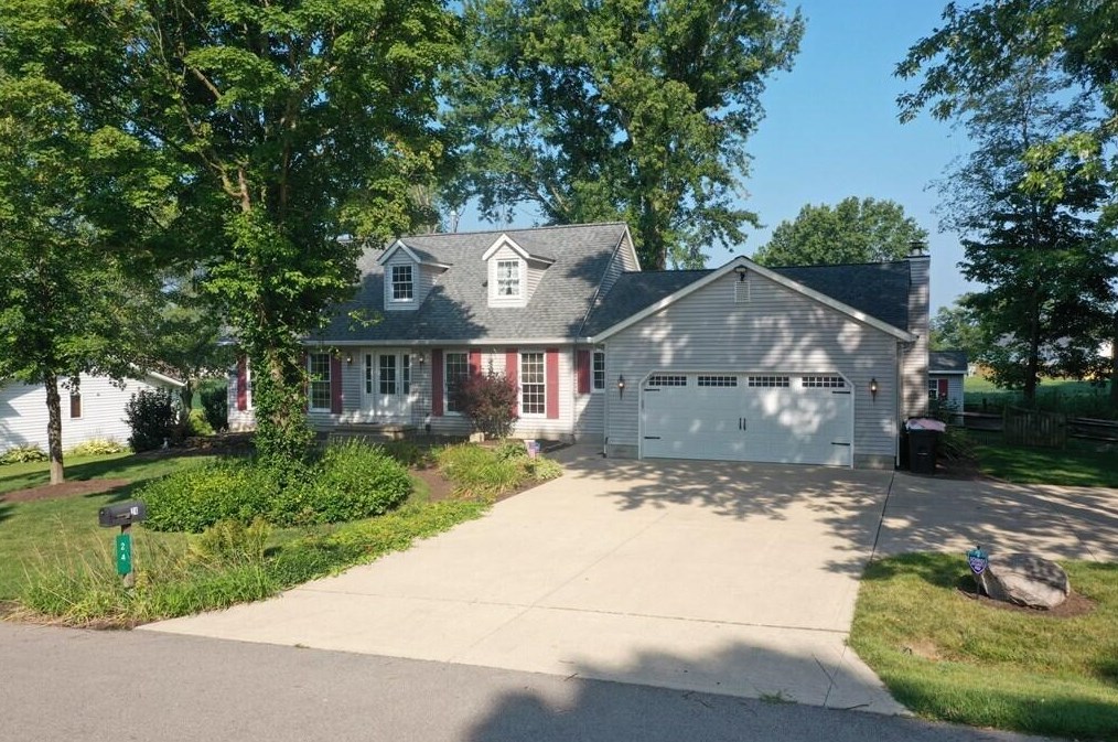24 Mound St, Fredricktwn, OH 43019-9015