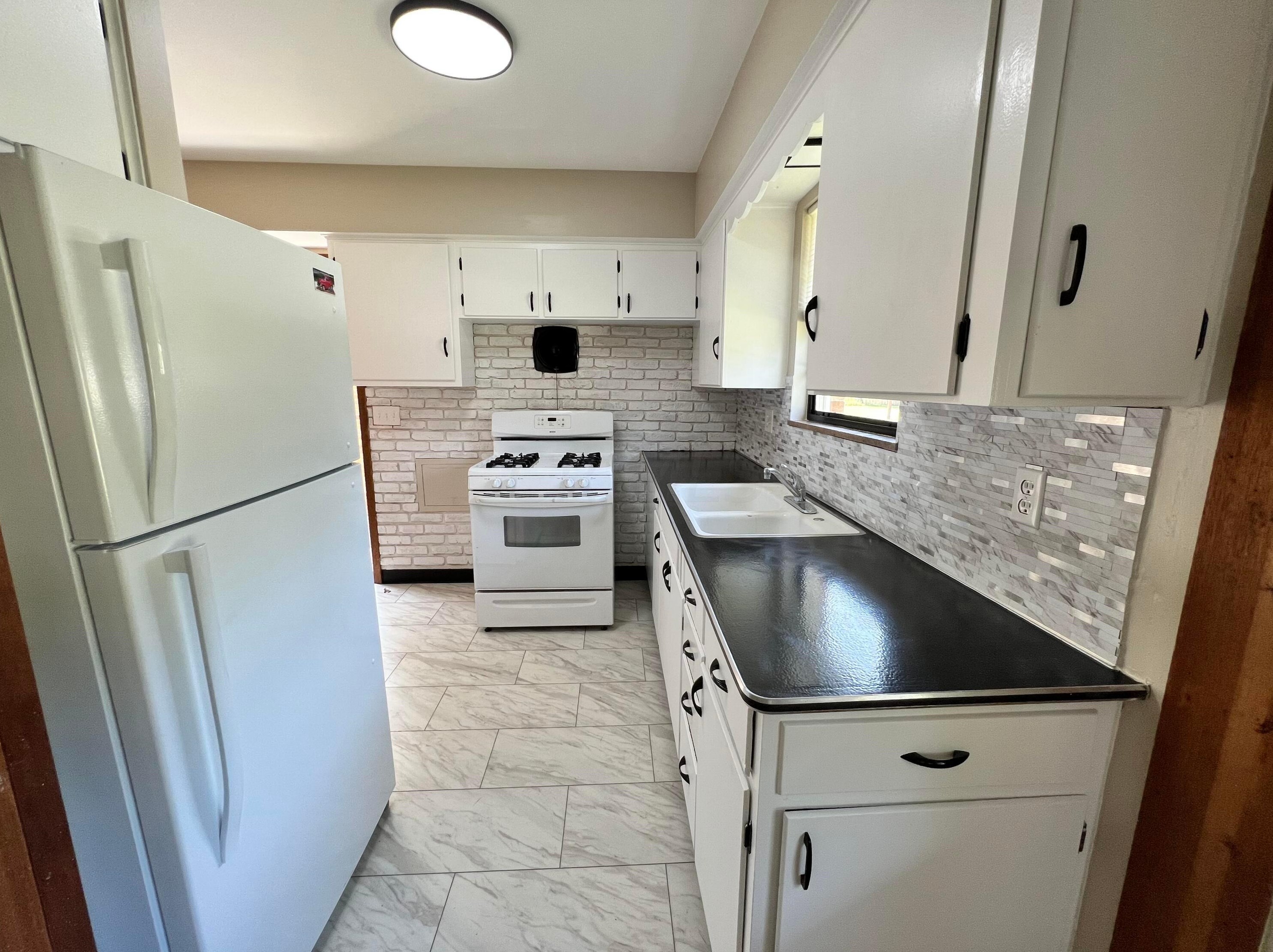 3730 Mcguffey Rd, Columbus OH 43211-2023 exterior