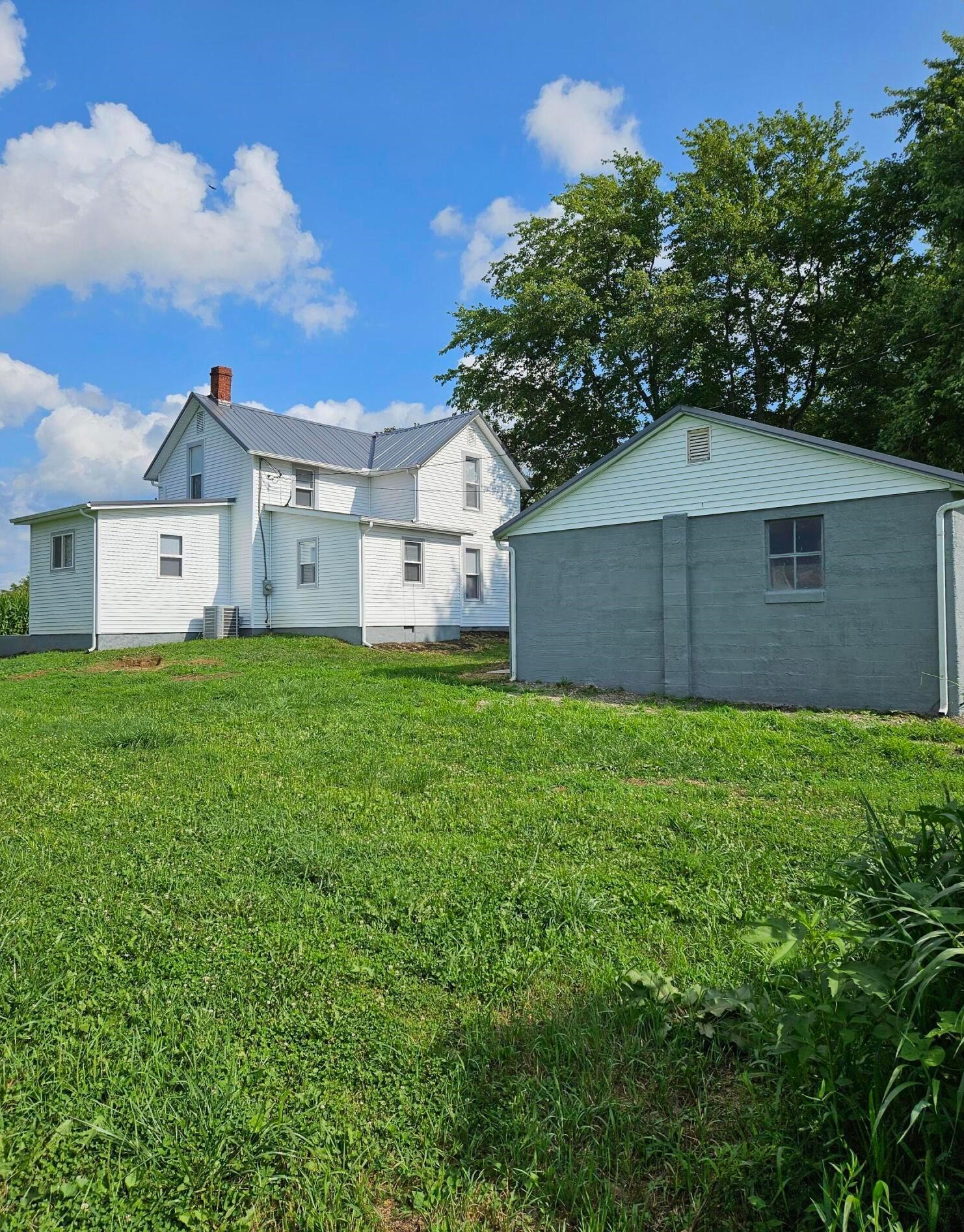 1280 Marquette Dr, Lancaster OH 43130-8881 exterior