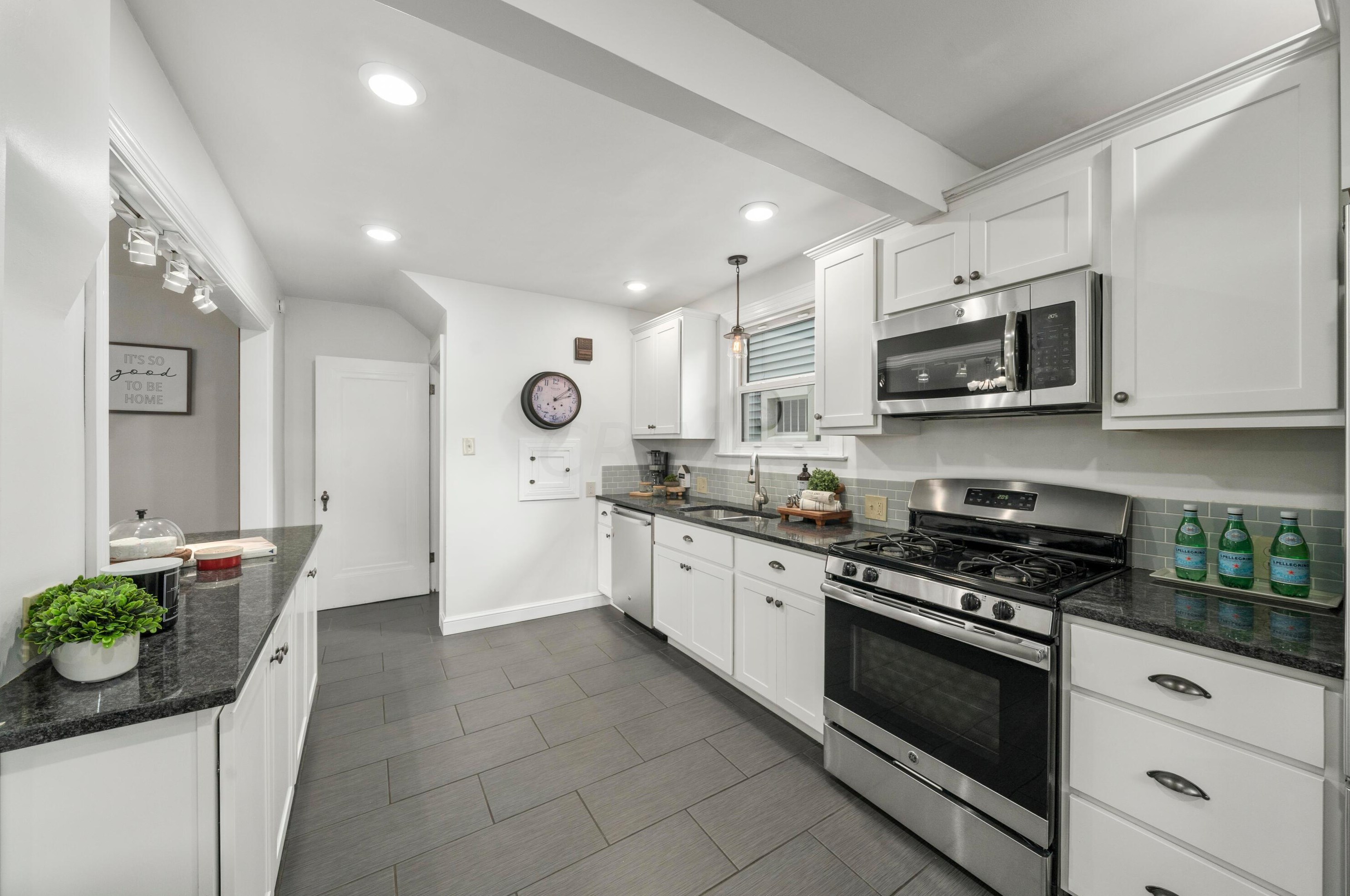 578 Milford Ave, Columbus OH 43202-1313 exterior