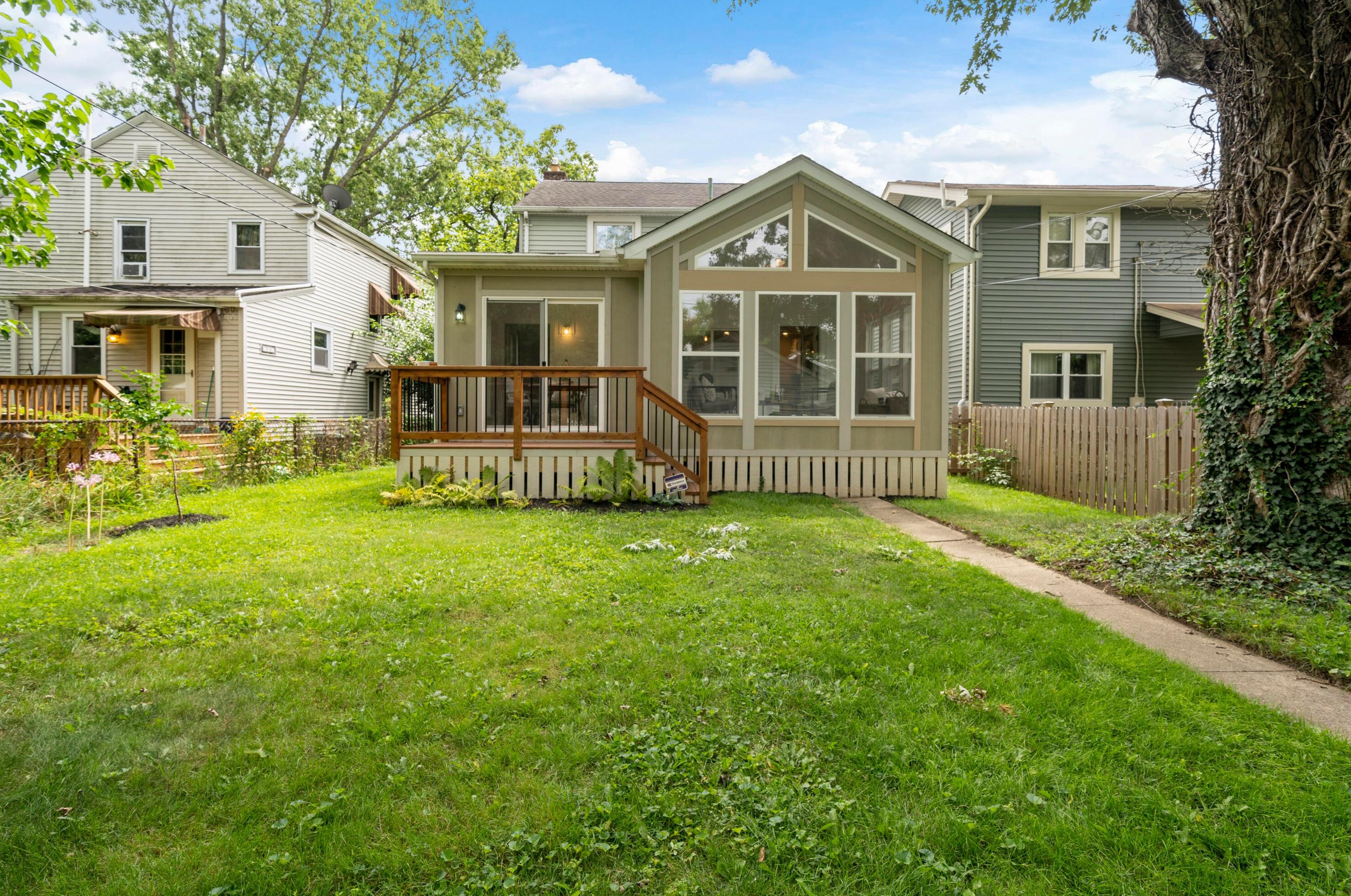 578 Milford Ave, Columbus OH 43202-1313 exterior