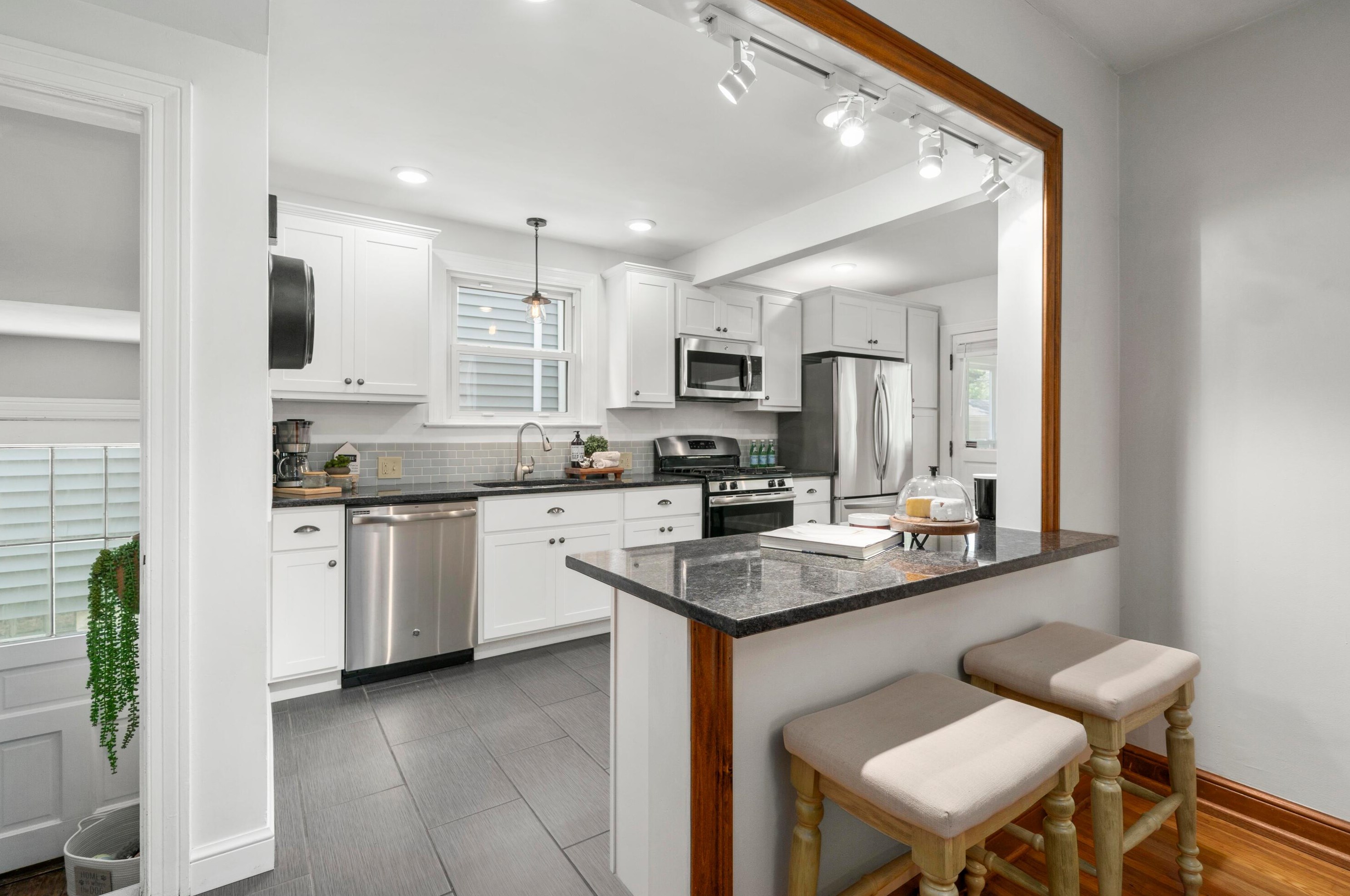 578 Milford Ave, Columbus OH 43202-1313 exterior