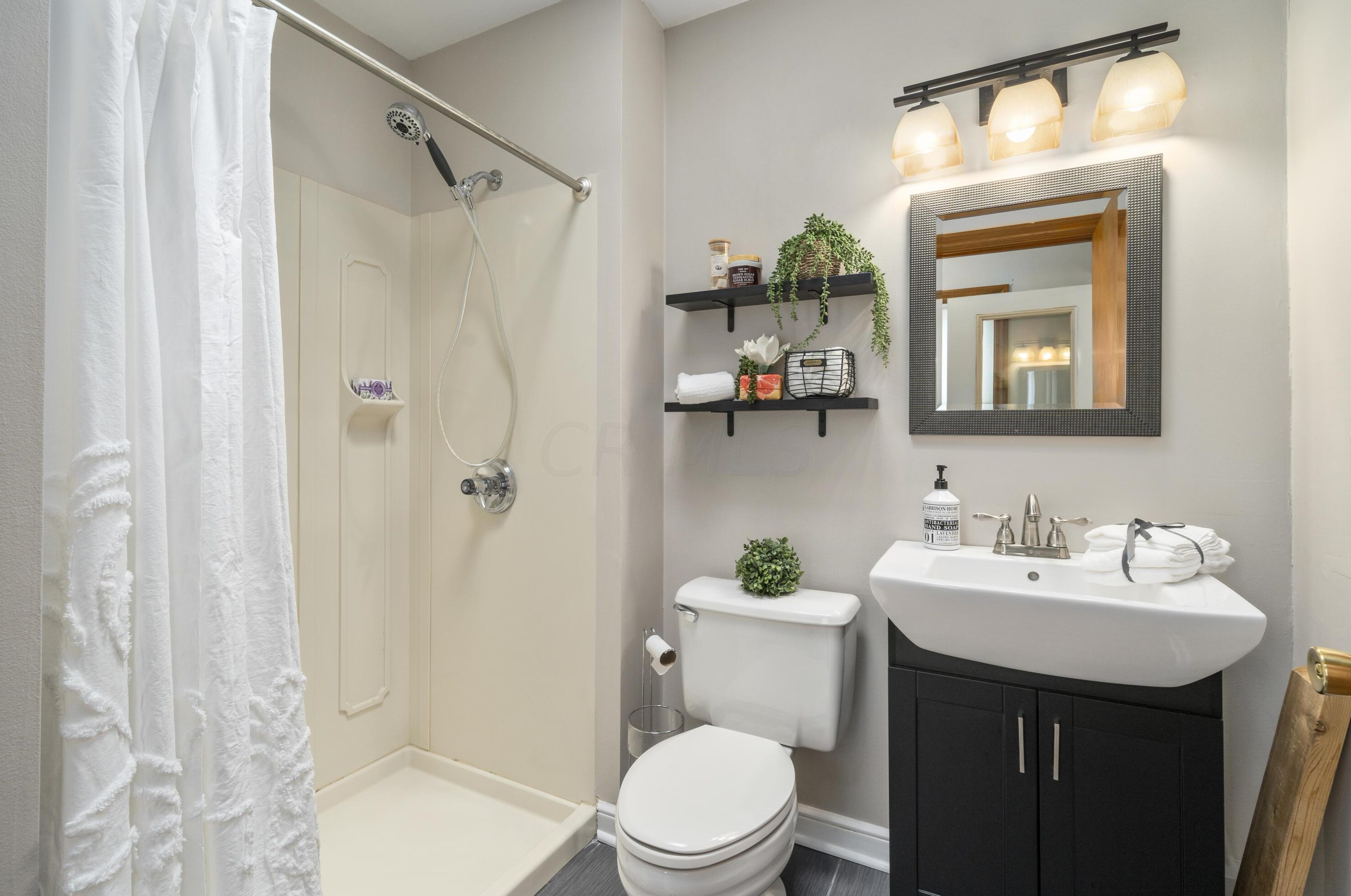 578 Milford Ave, Columbus OH 43202-1313 exterior