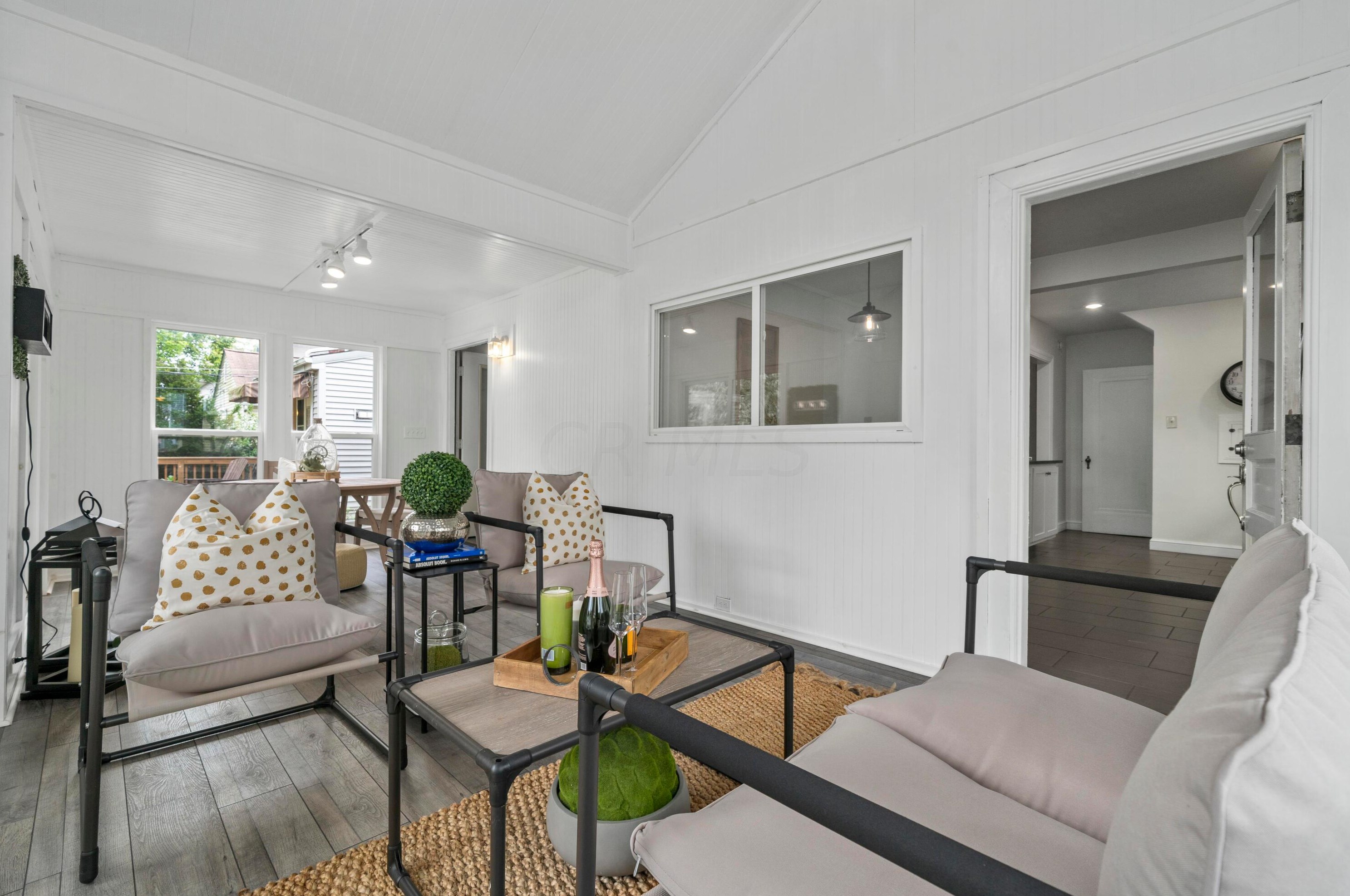 578 Milford Ave, Columbus OH 43202-1313 exterior