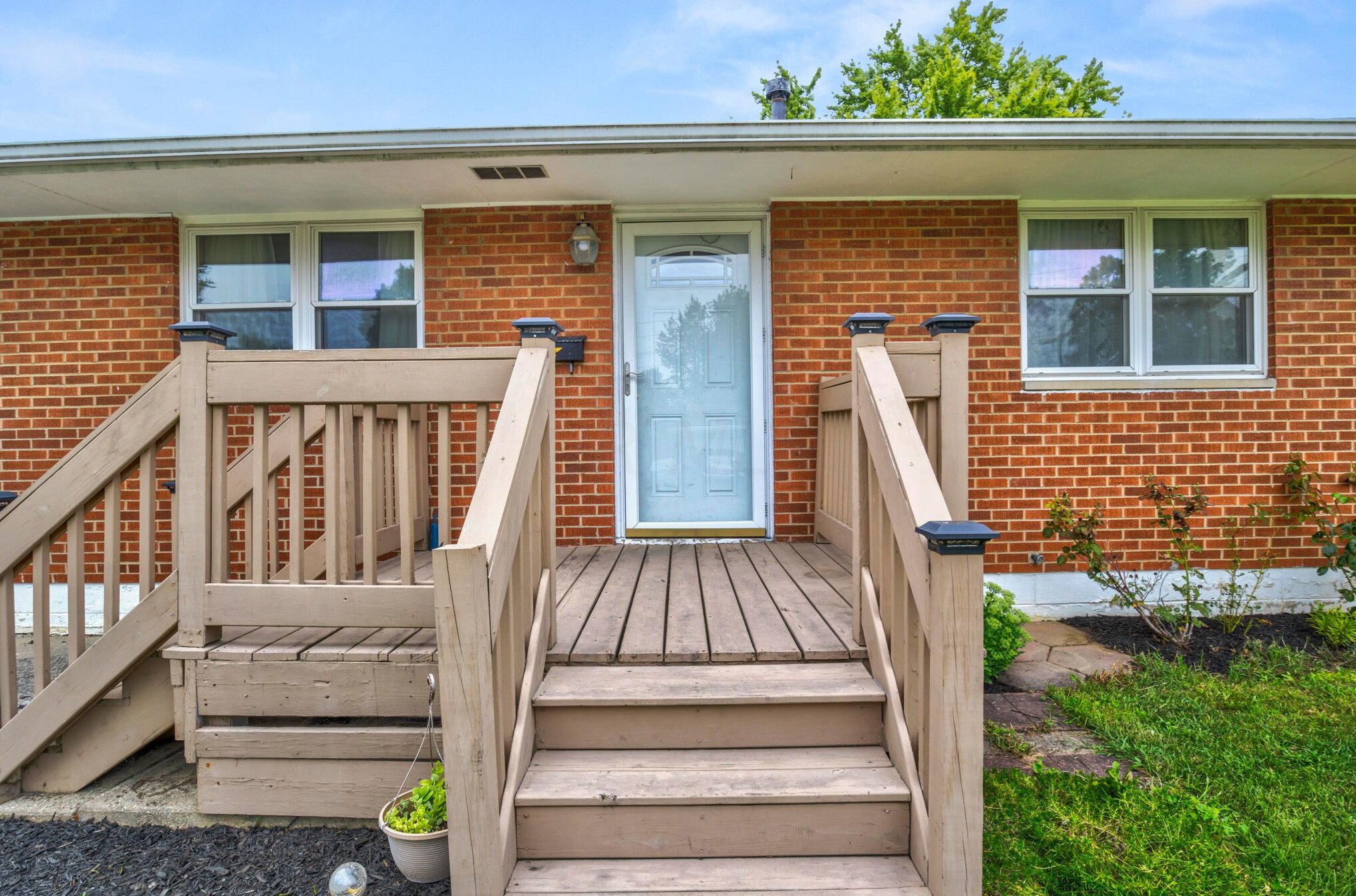 1502 Norma Rd, Columbus, OH 43229-5118