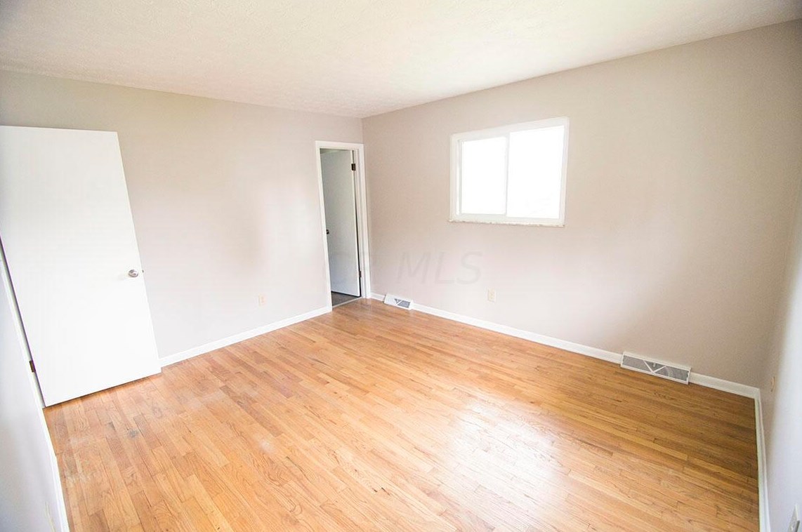 315 Rita Ct, Columbus OH 43213-1719 exterior