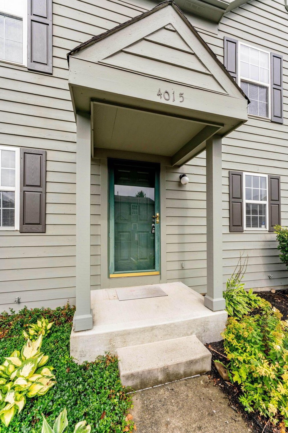 4015 Meadowick Dr, Columbus, OH 43230-7842