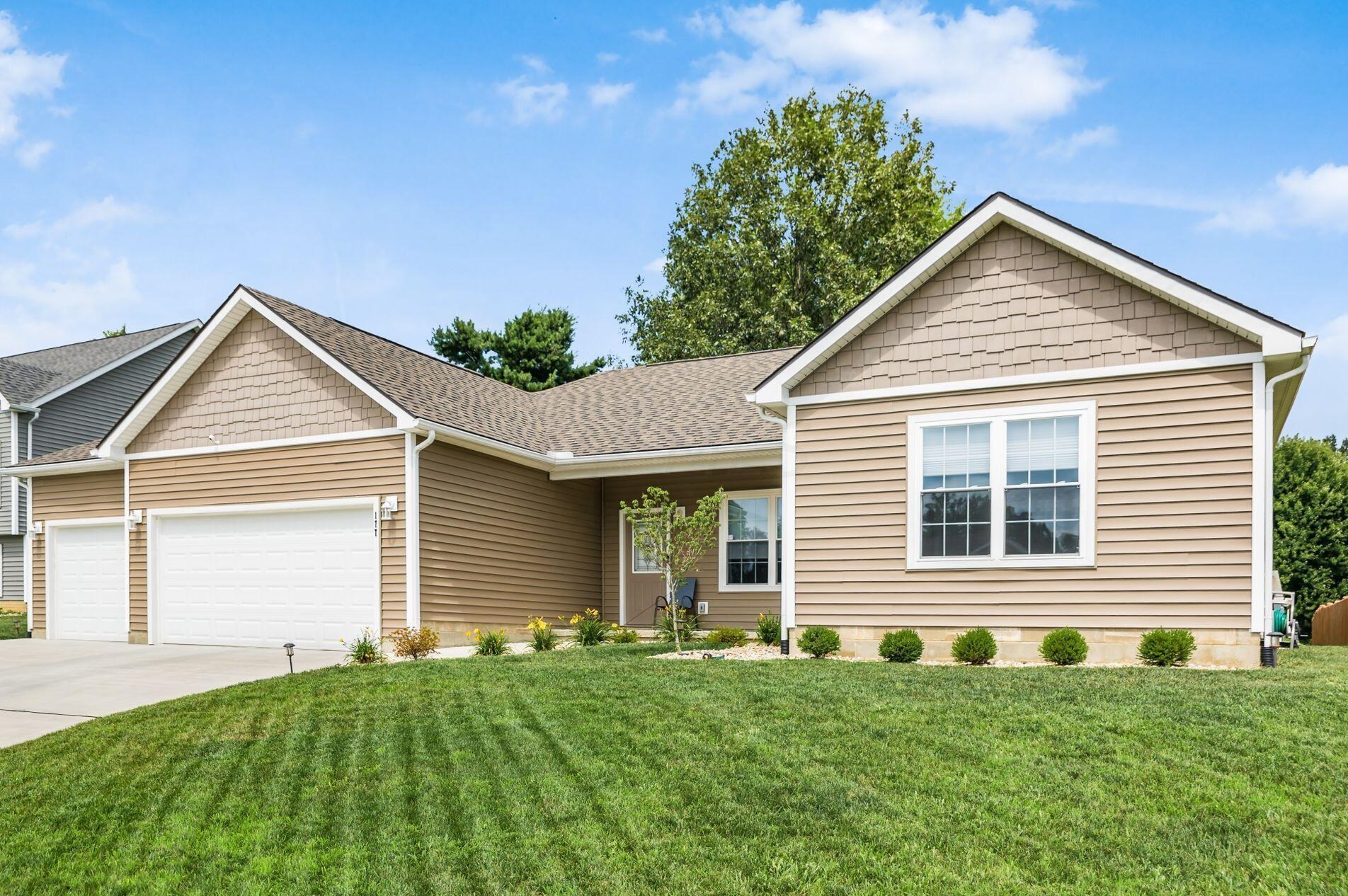 177 Craig Dr, Thornville, OH 43076