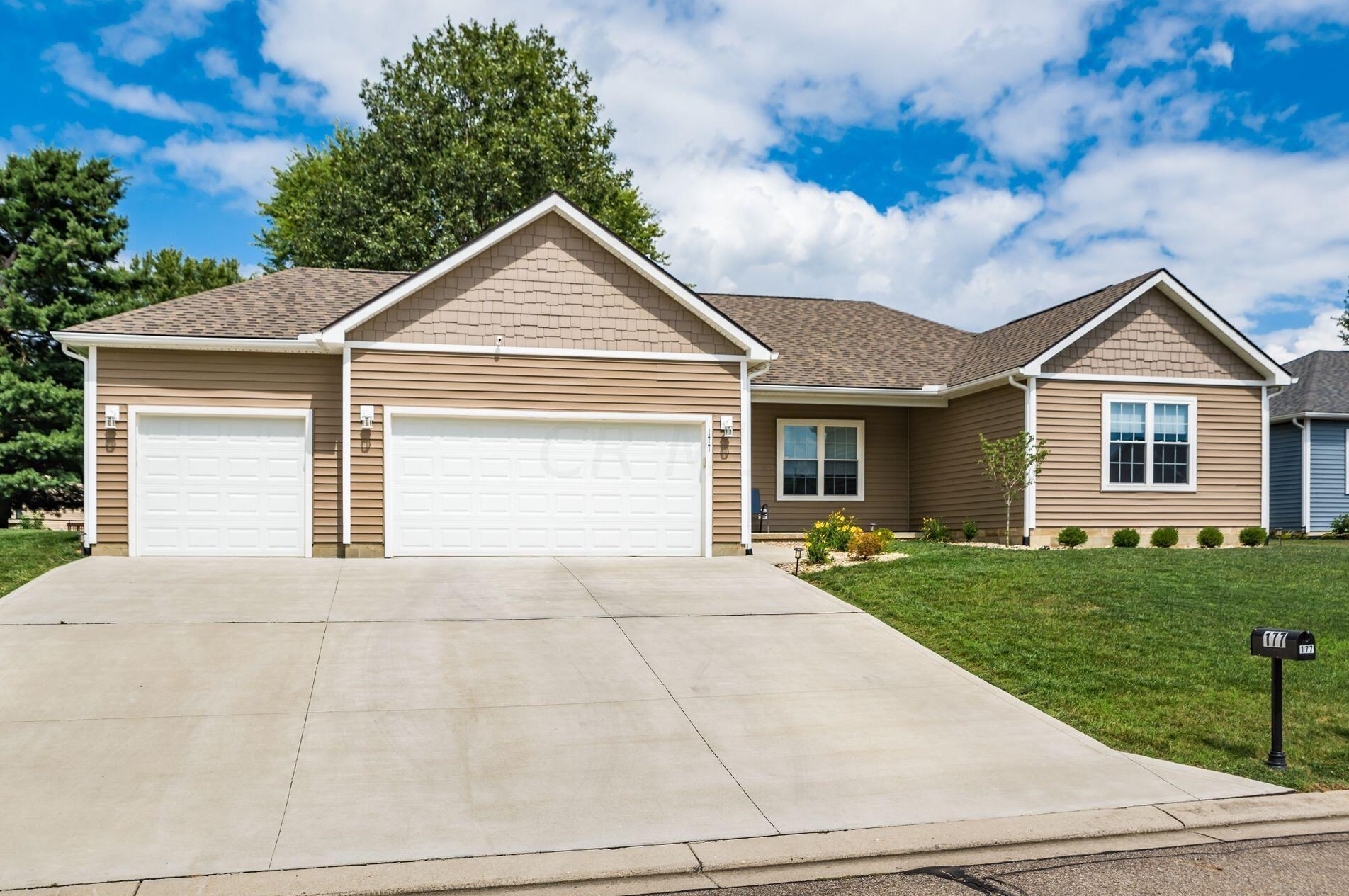 177 Craig Dr, Thornville OH  43076-8025 exterior